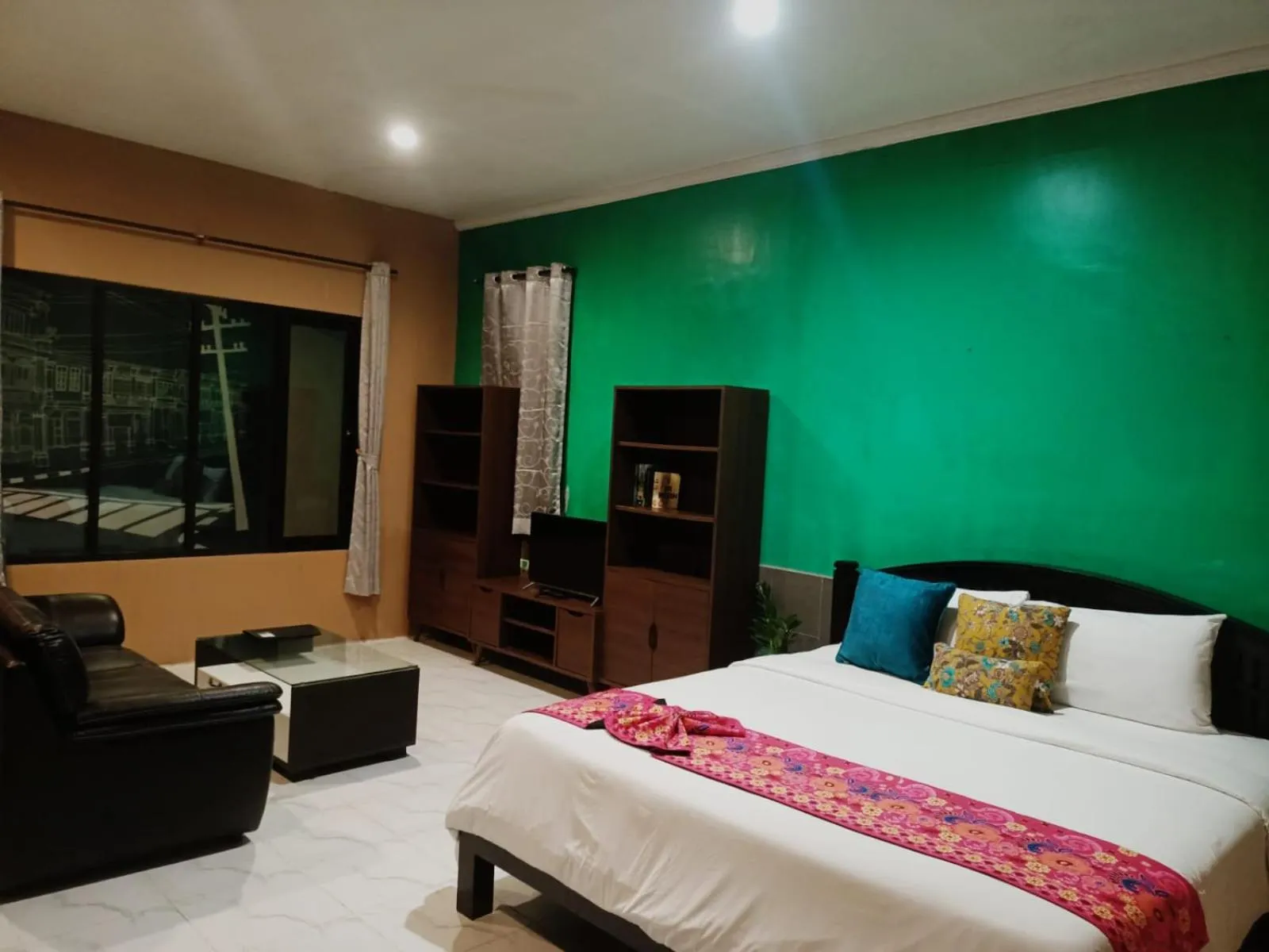 Photo of the whole room, Bed in Phuket Siam Villas - SHA PLUS