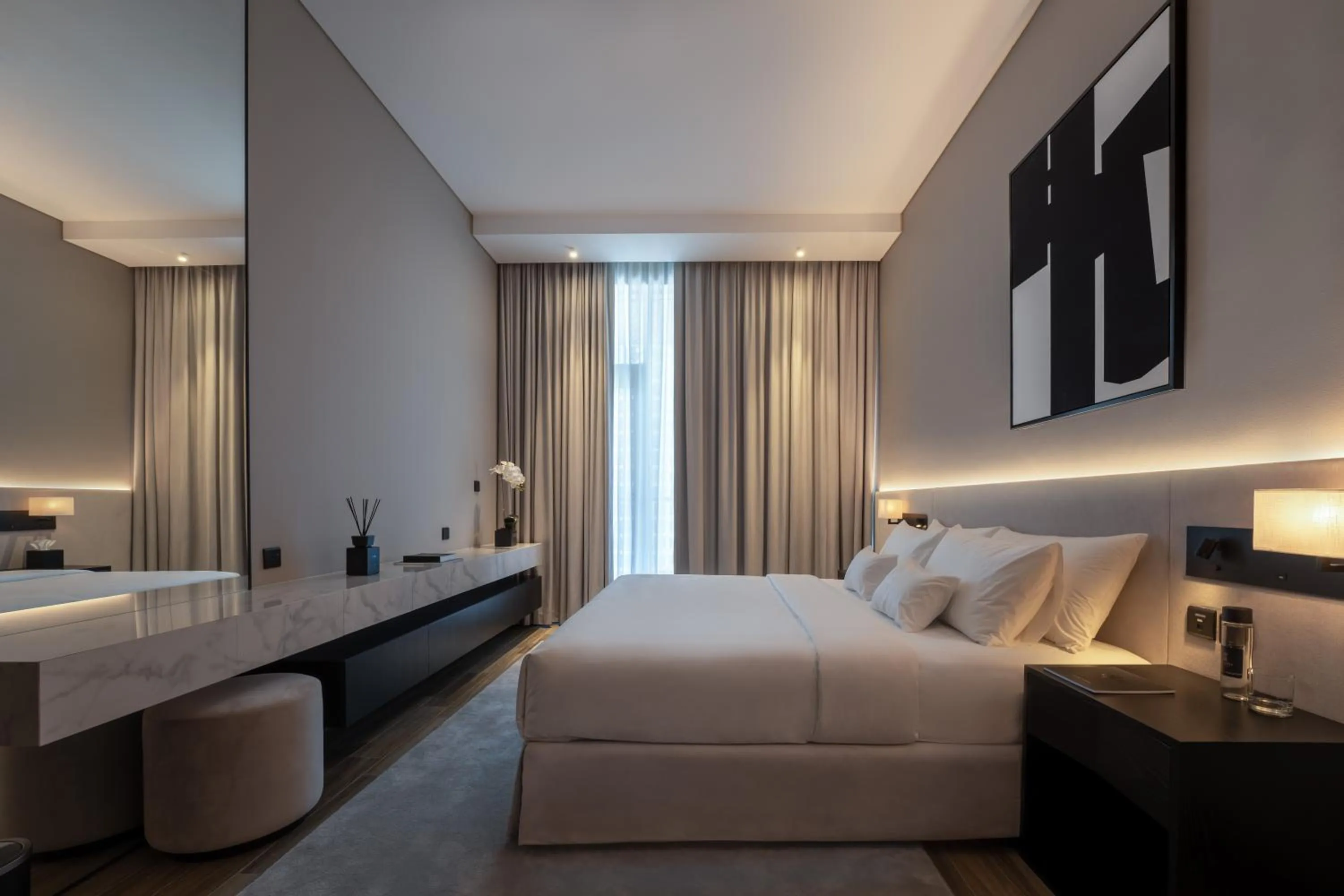 Bed in Lusso Hometels J One Business Bay