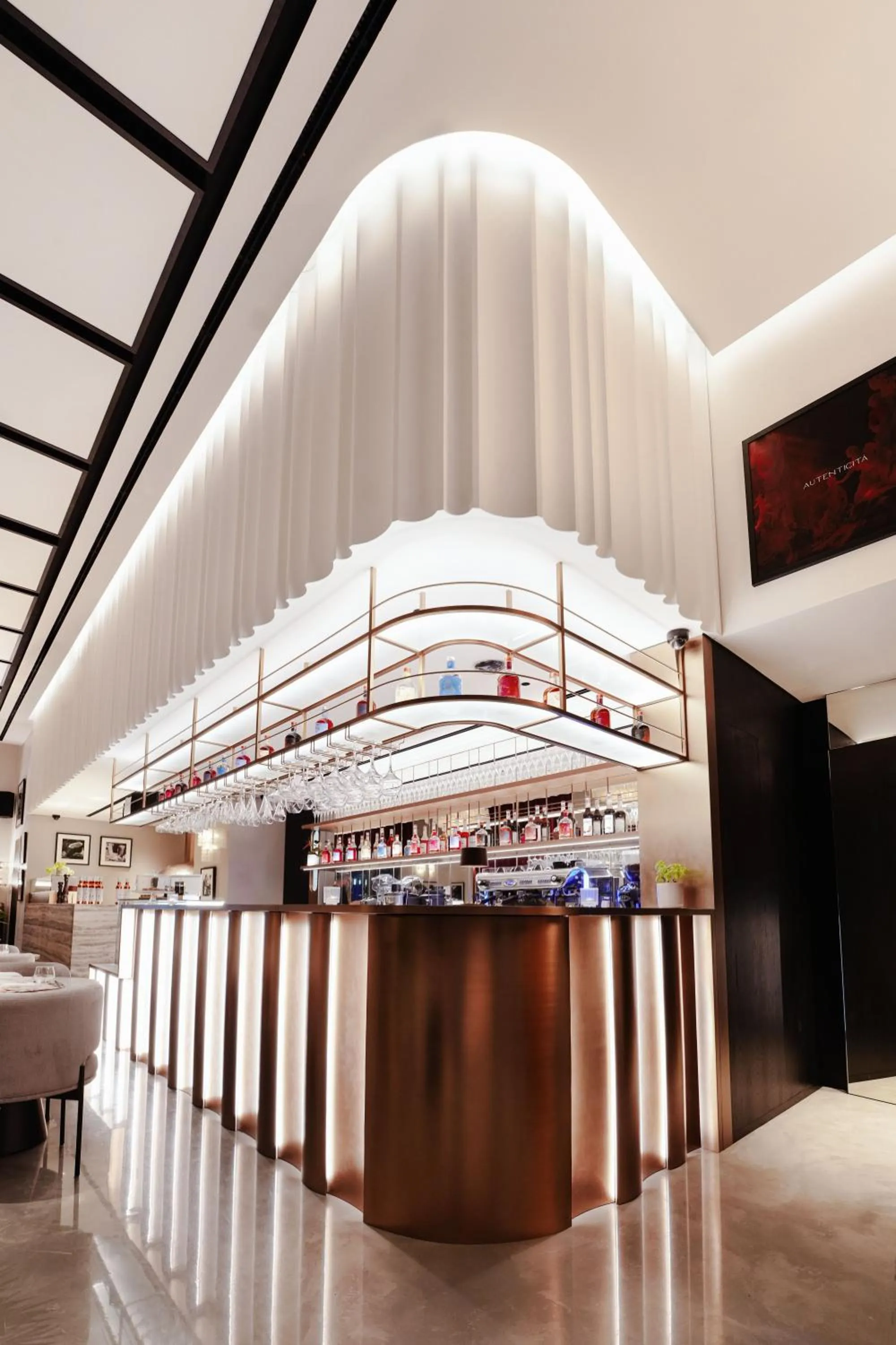 Restaurant/places to eat in Lusso Hometels J One Business Bay