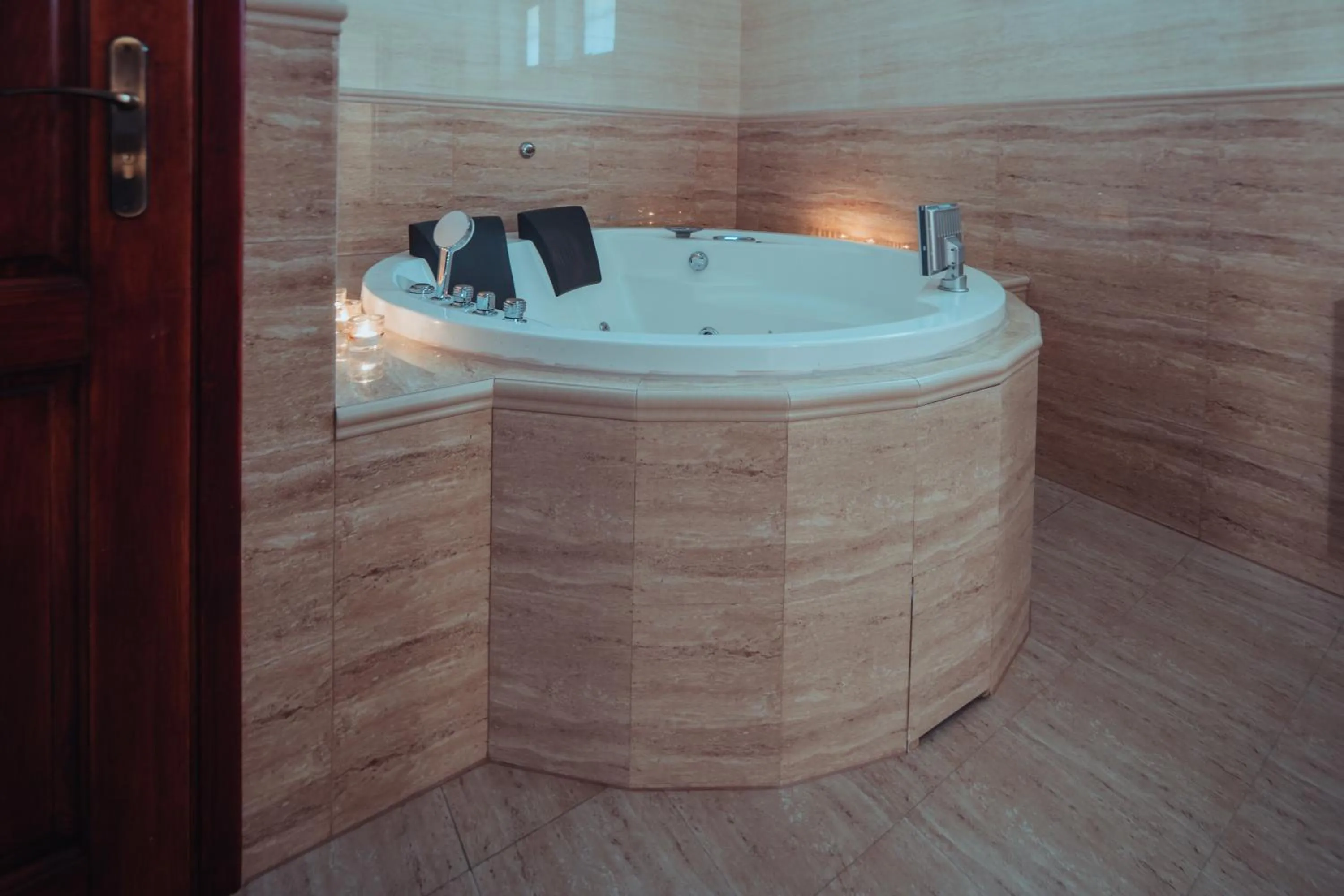 Hot Tub in Końska Dolina