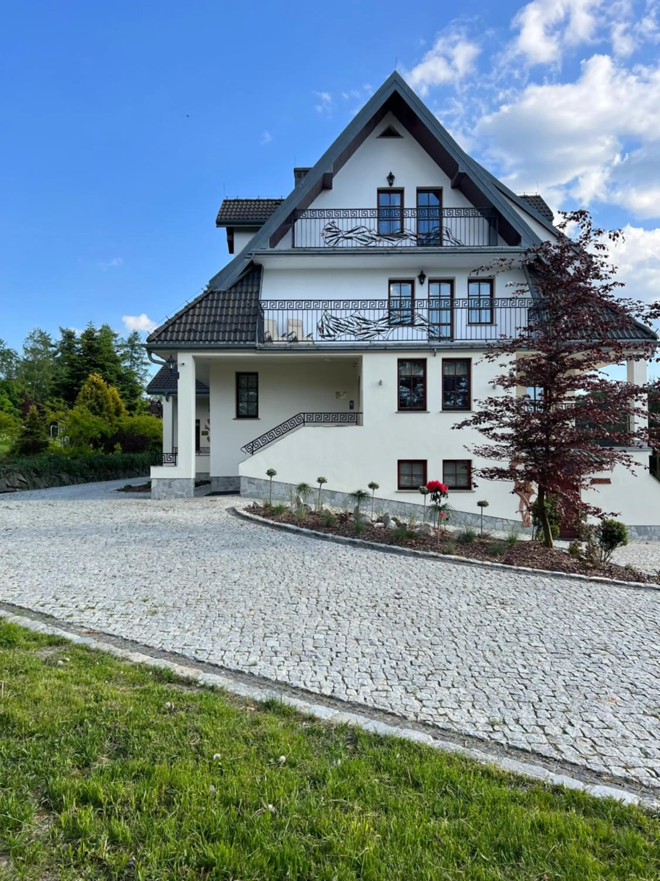 Property building in Końska Dolina