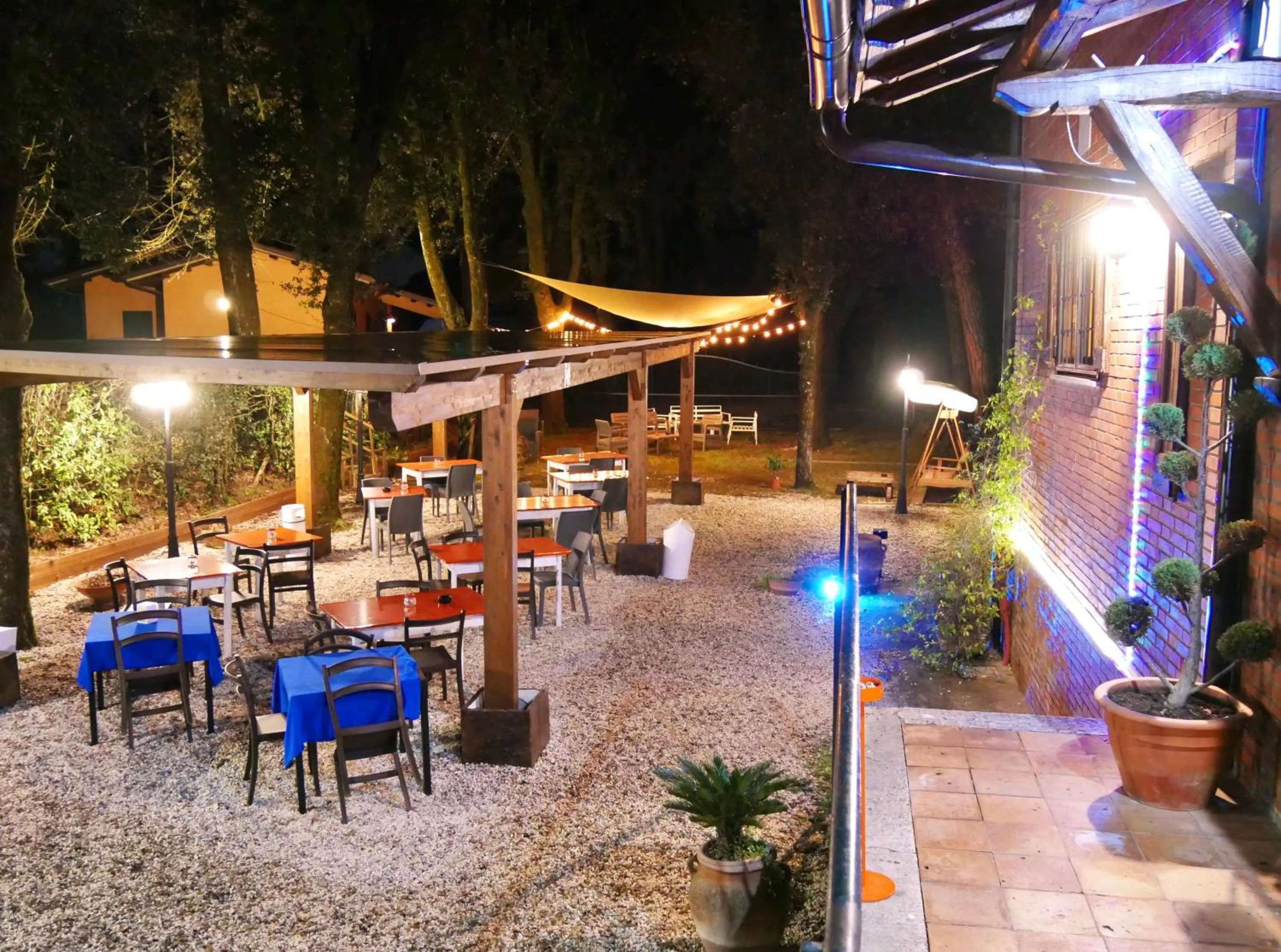 Restaurant/Places to Eat in L'antico Granaio