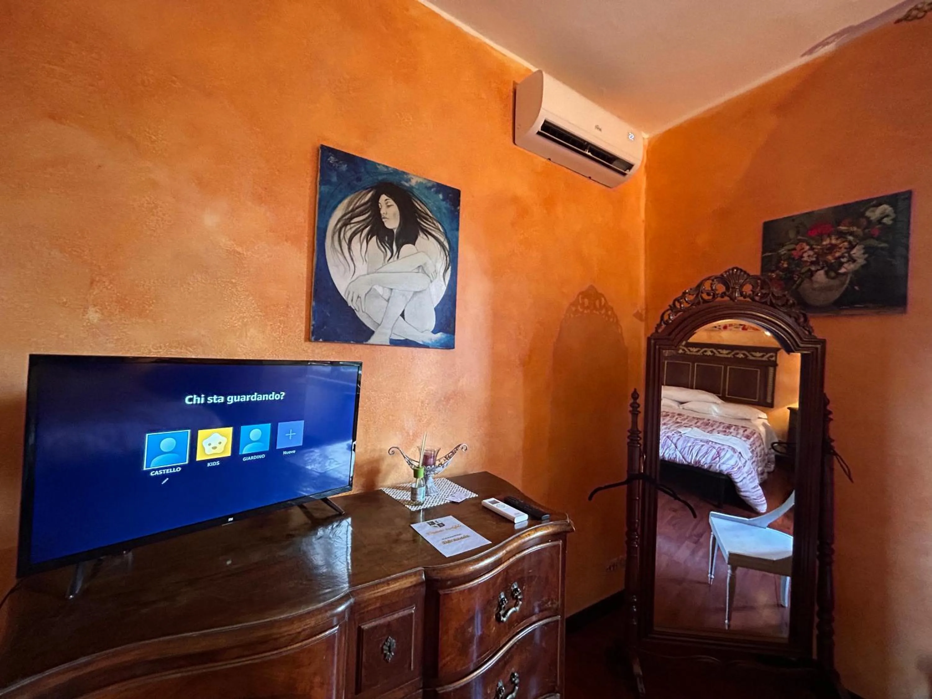 TV/Entertainment Center in L'antico Granaio