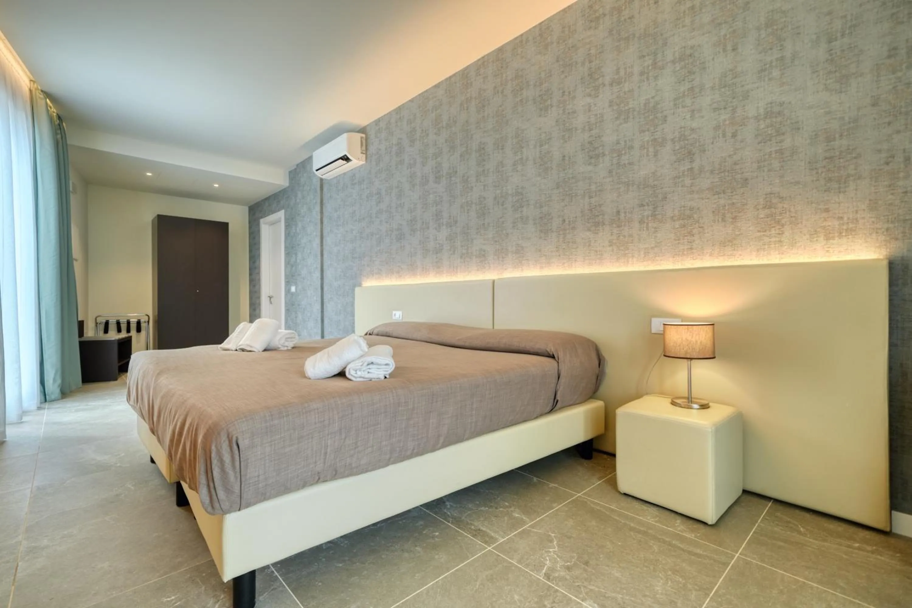 Bed in Hotel Palazzo del Garda & Spa