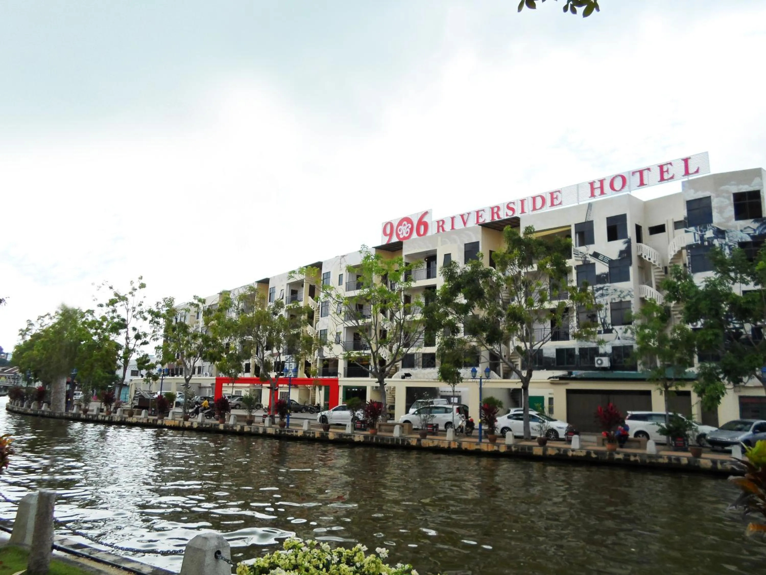 Property building in 906 Riverside Hotel Malacca