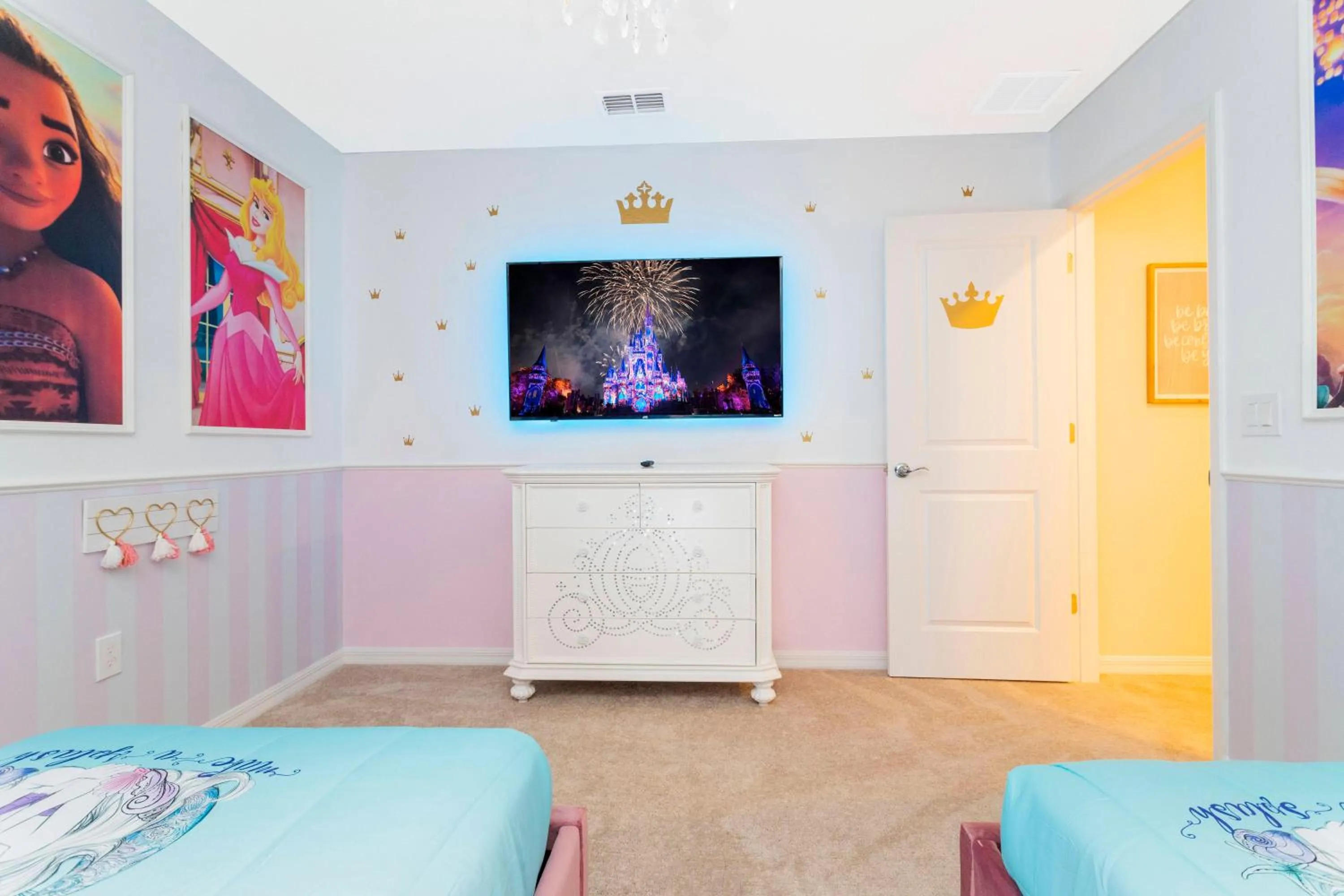 Bed in 7-bed w Pool, Game Room and Free Resort Access