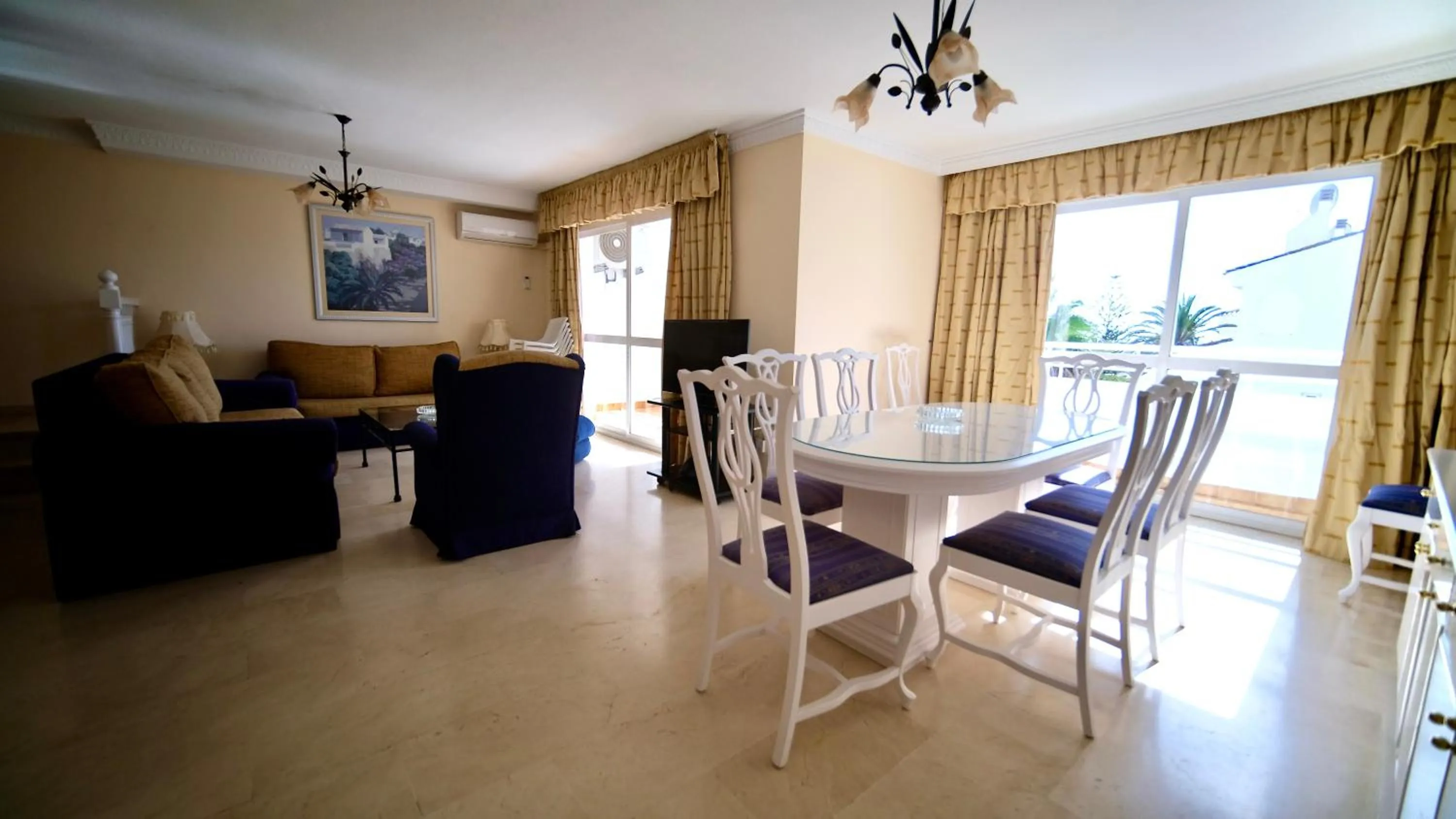 Dining area in Playa Real