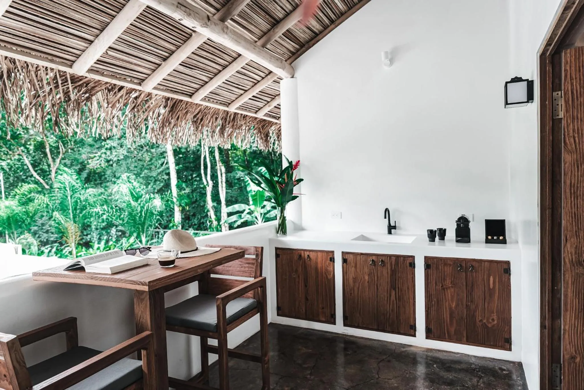 Coffee/tea facilities in Vayu Retreat Villas