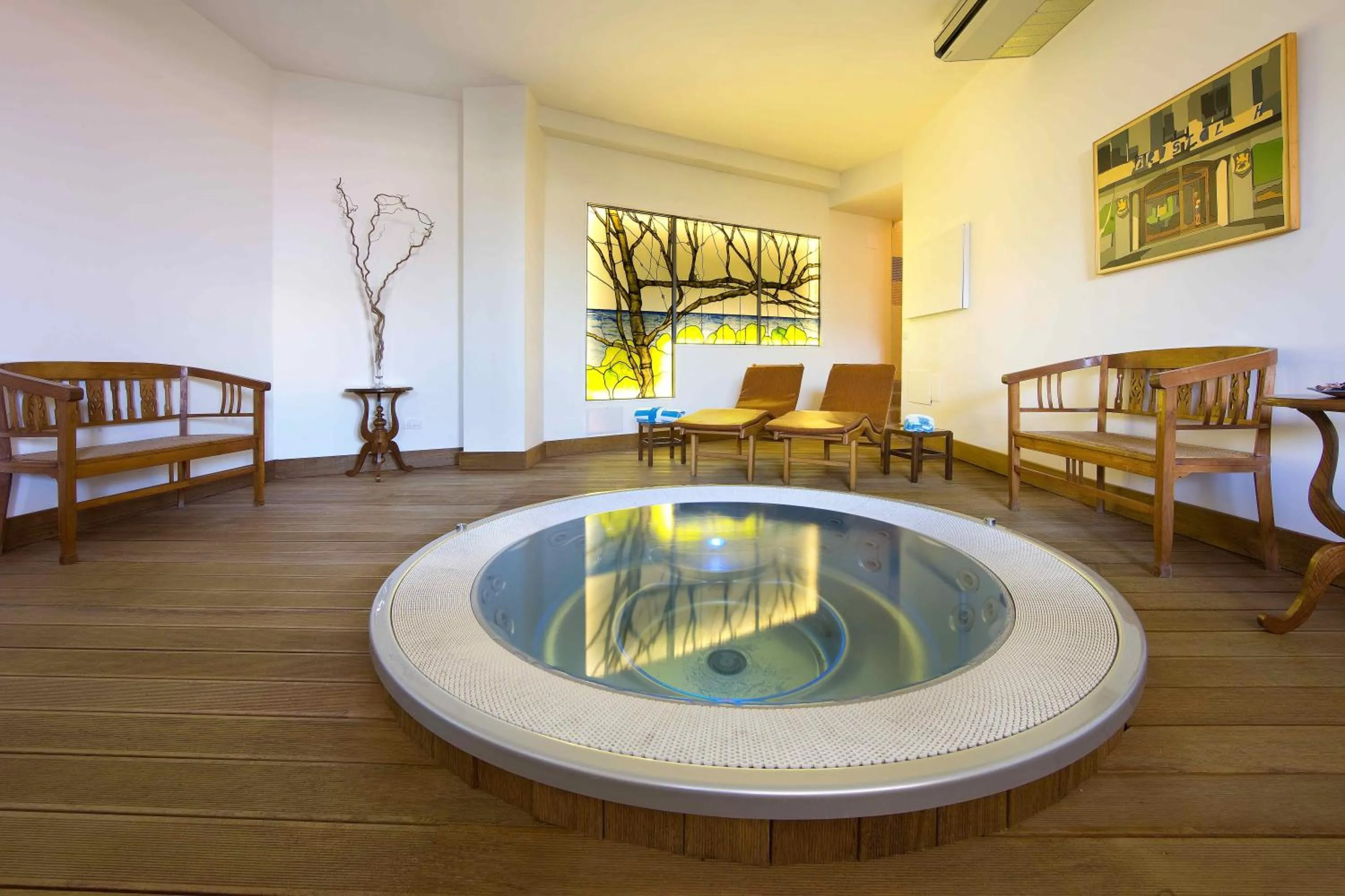 Hot Tub in Hotel Bristol