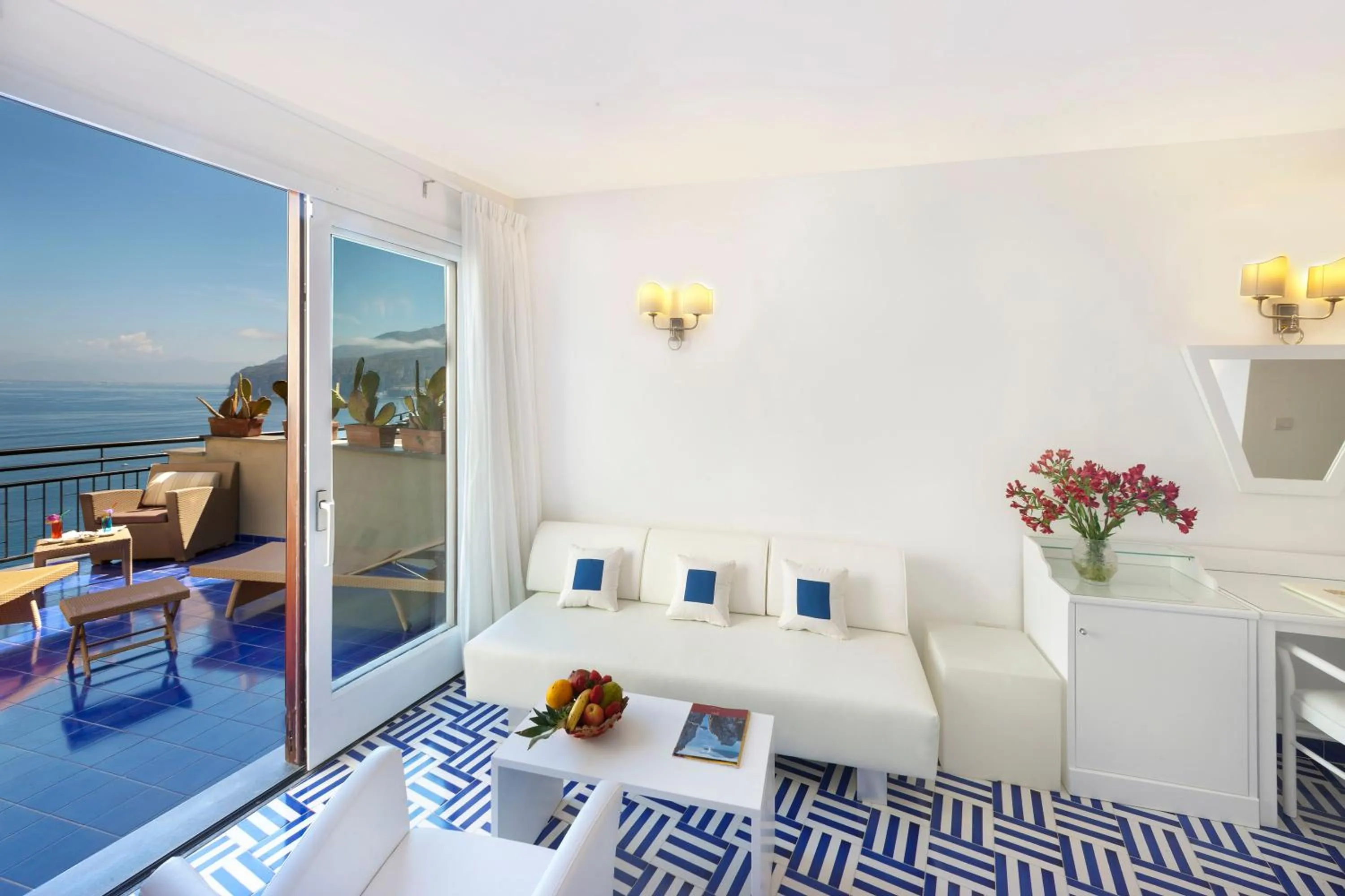 Day in Hotel Bristol