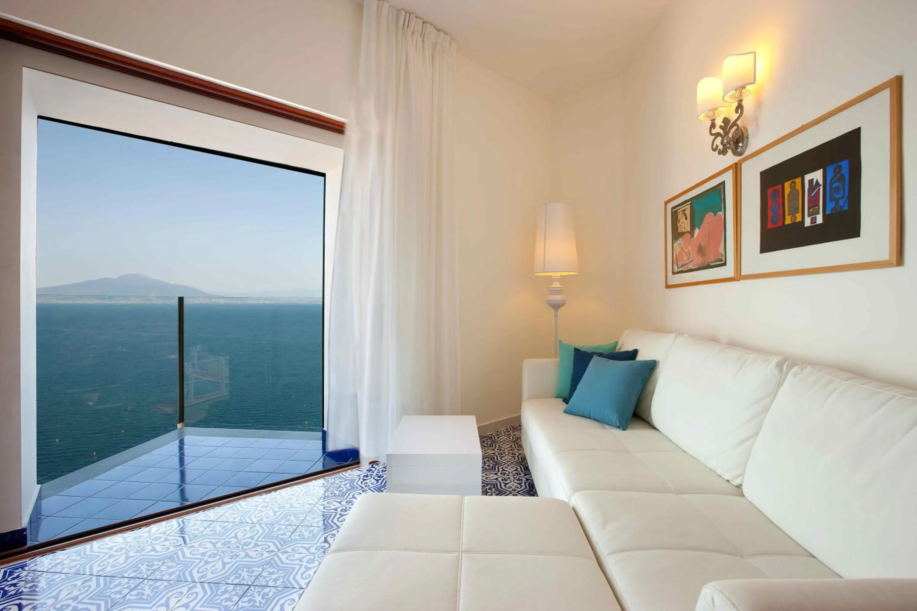 Seating area in Hotel Bristol