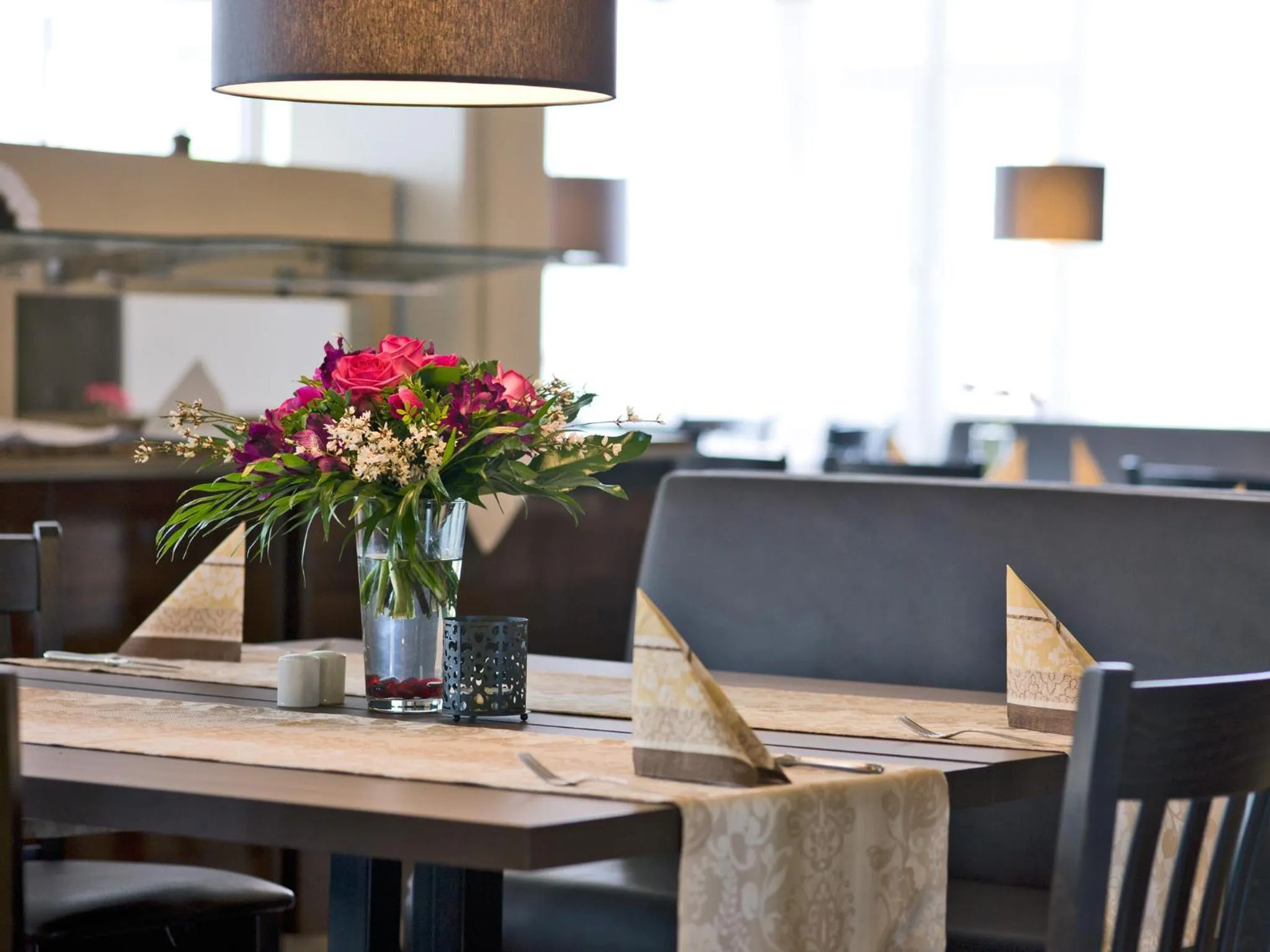 Restaurant/places to eat in bonjour Tagungshotel Stuttgart-Gerlingen