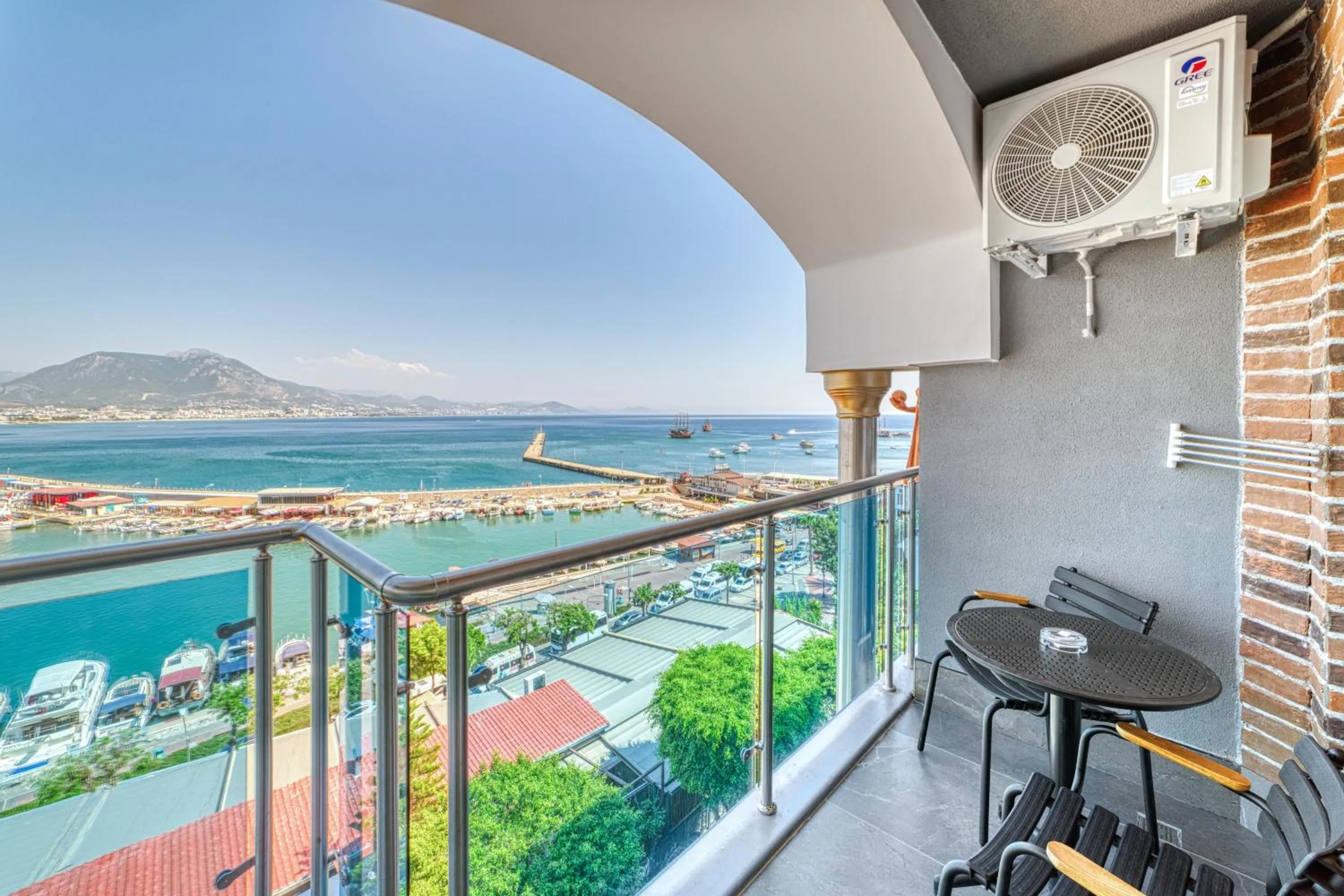 Balcony/Terrace in Numa Port Hotel