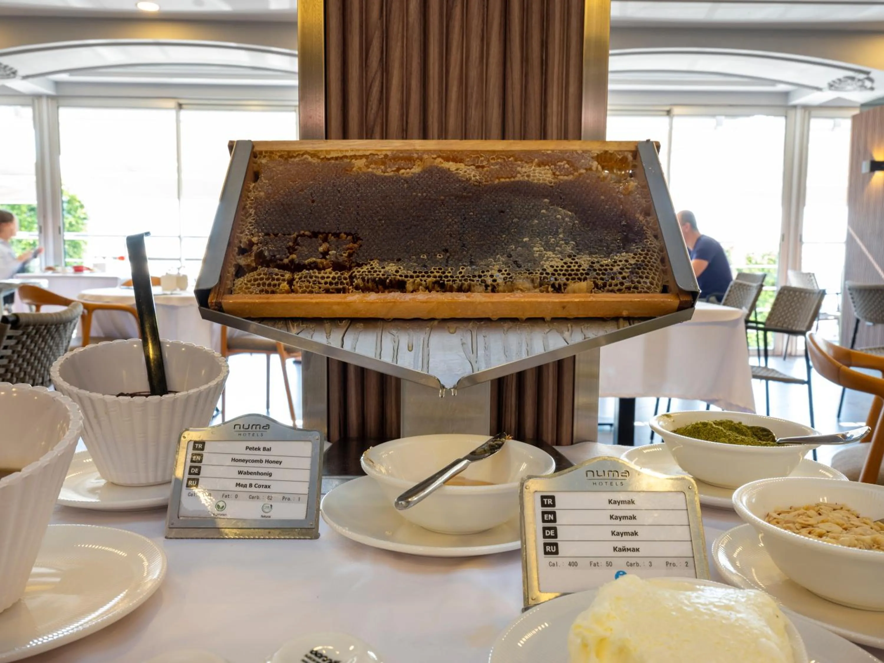 Restaurant/places to eat in Numa Port Hotel