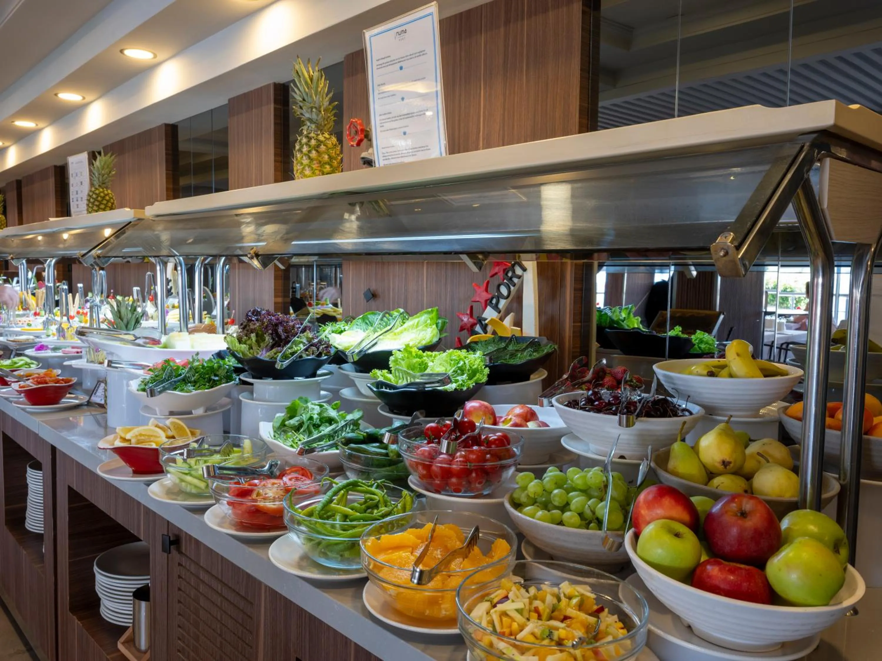 Food and drinks in Numa Port Hotel