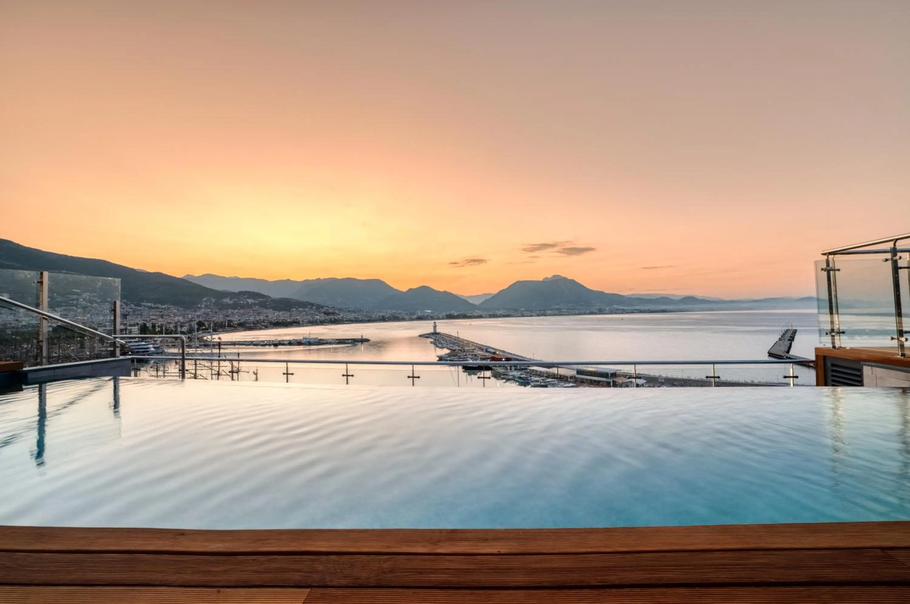 Swimming pool in Numa Port Hotel