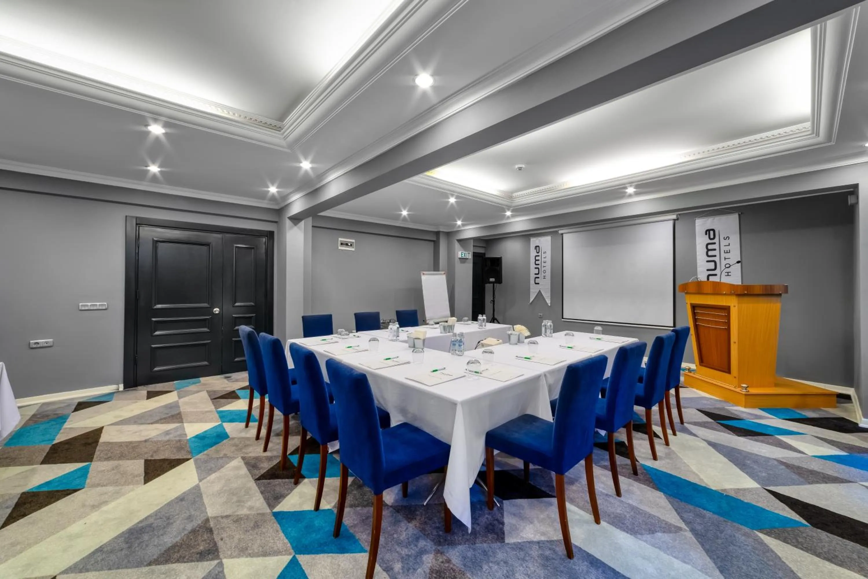Meeting/conference room in Numa Port Hotel