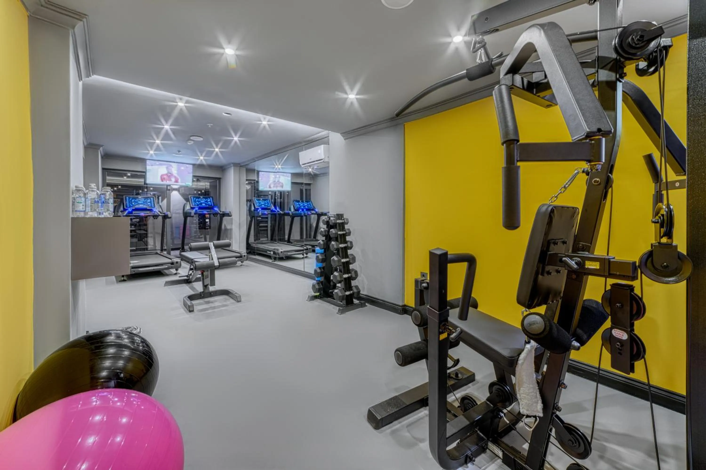 Fitness centre/facilities in Numa Port Hotel