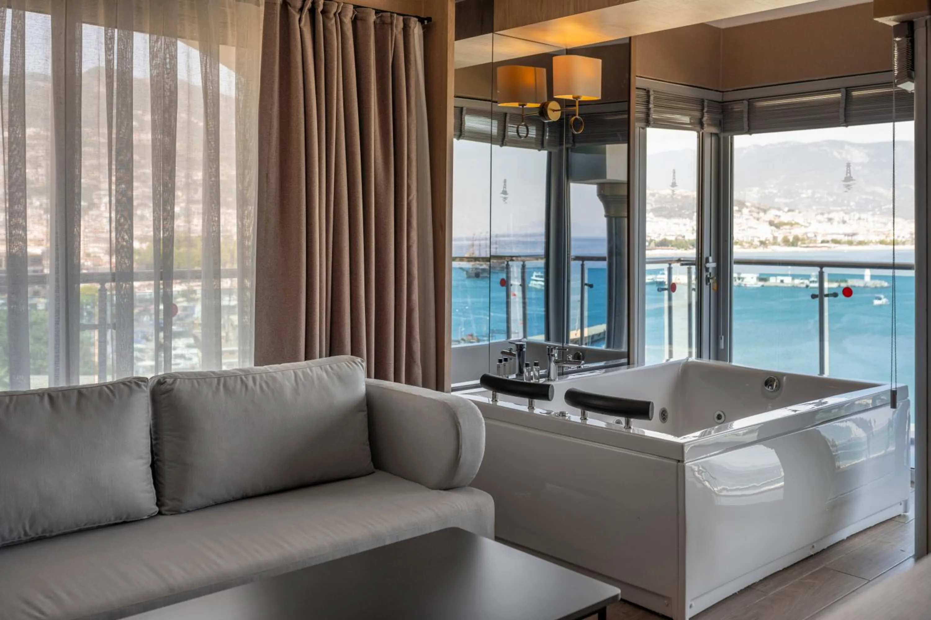 Balcony/Terrace in Numa Port Hotel