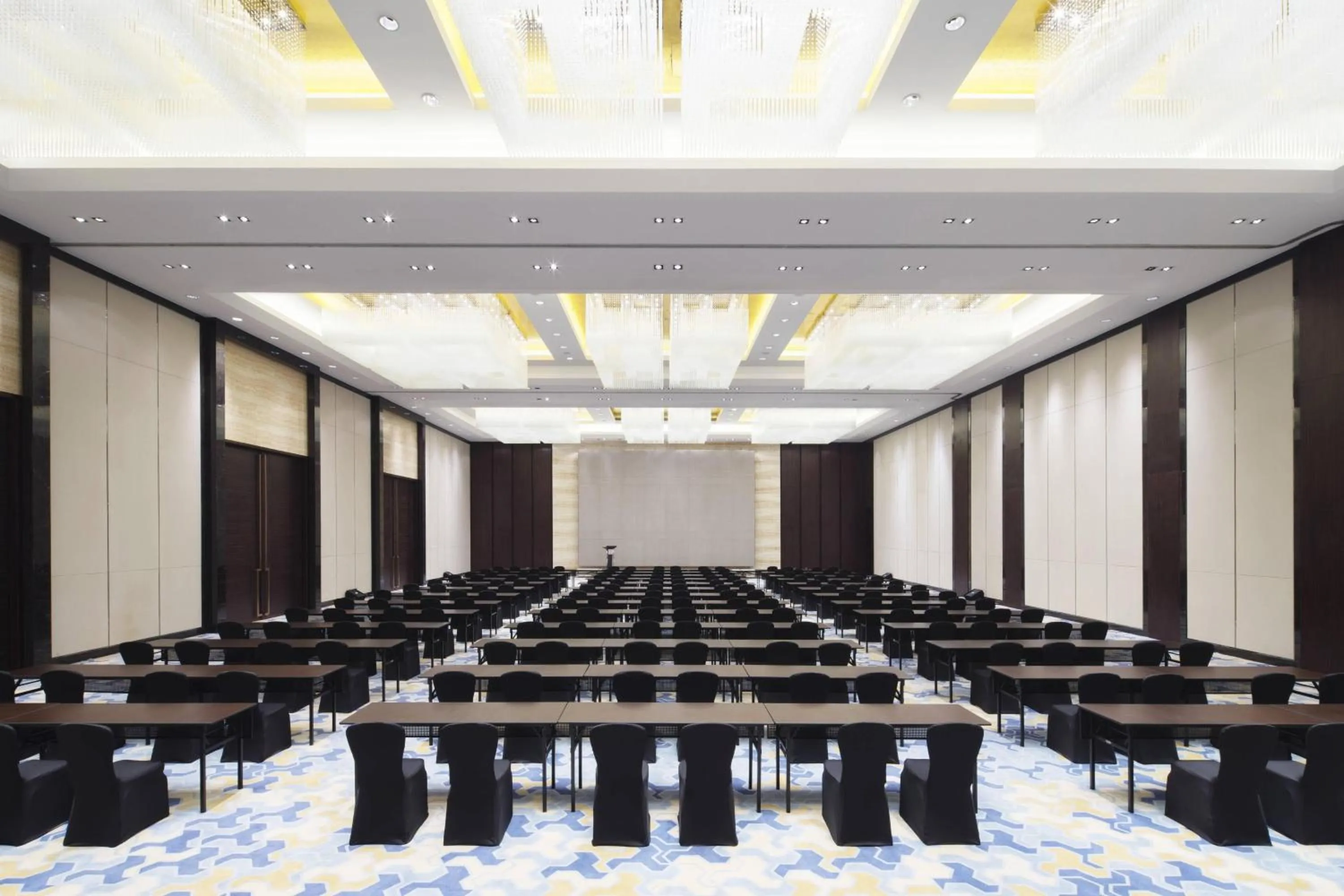 Meeting/conference room in Four Points by Sheraton Hefei Shushan