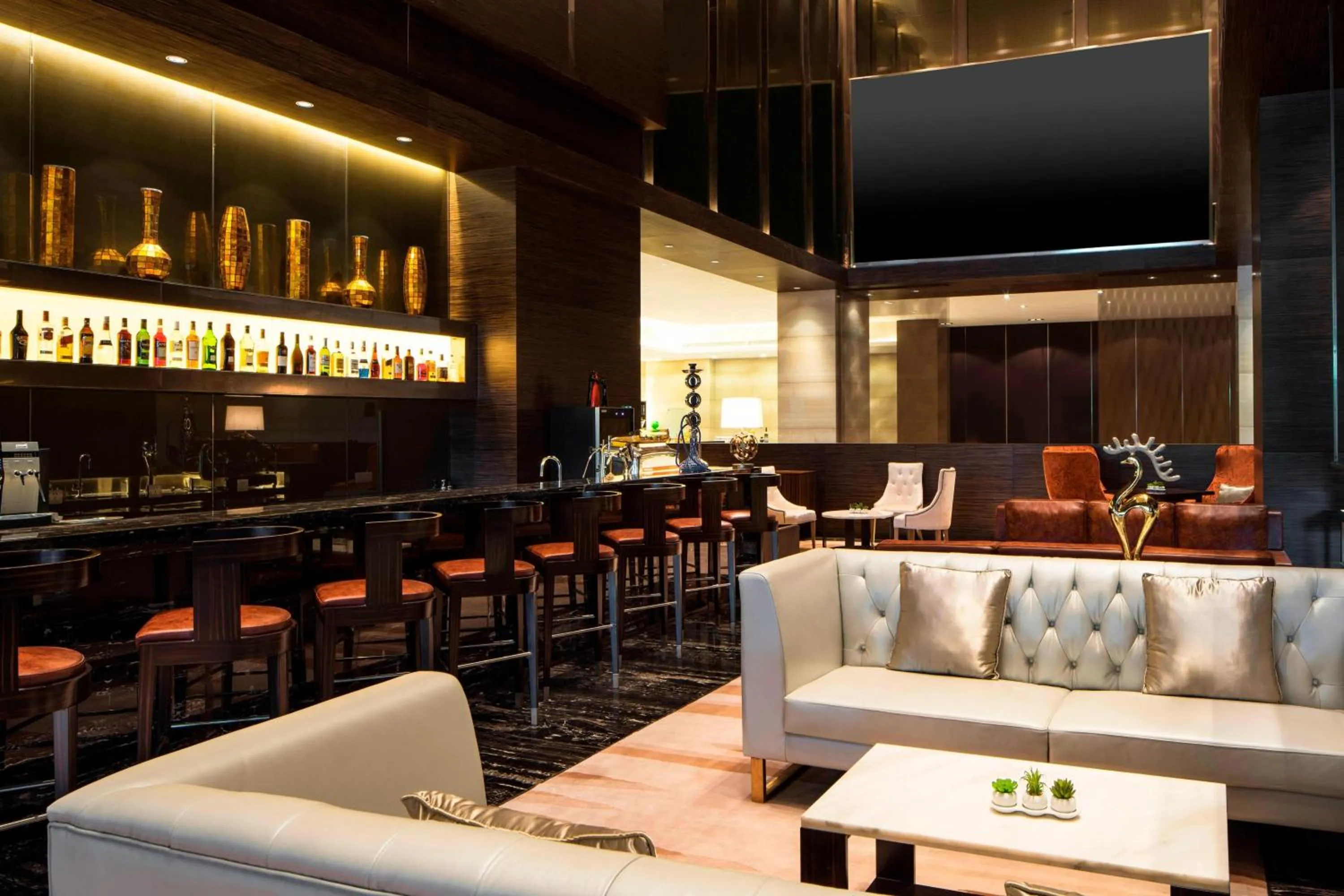 Lounge or bar in Four Points by Sheraton Hefei Shushan