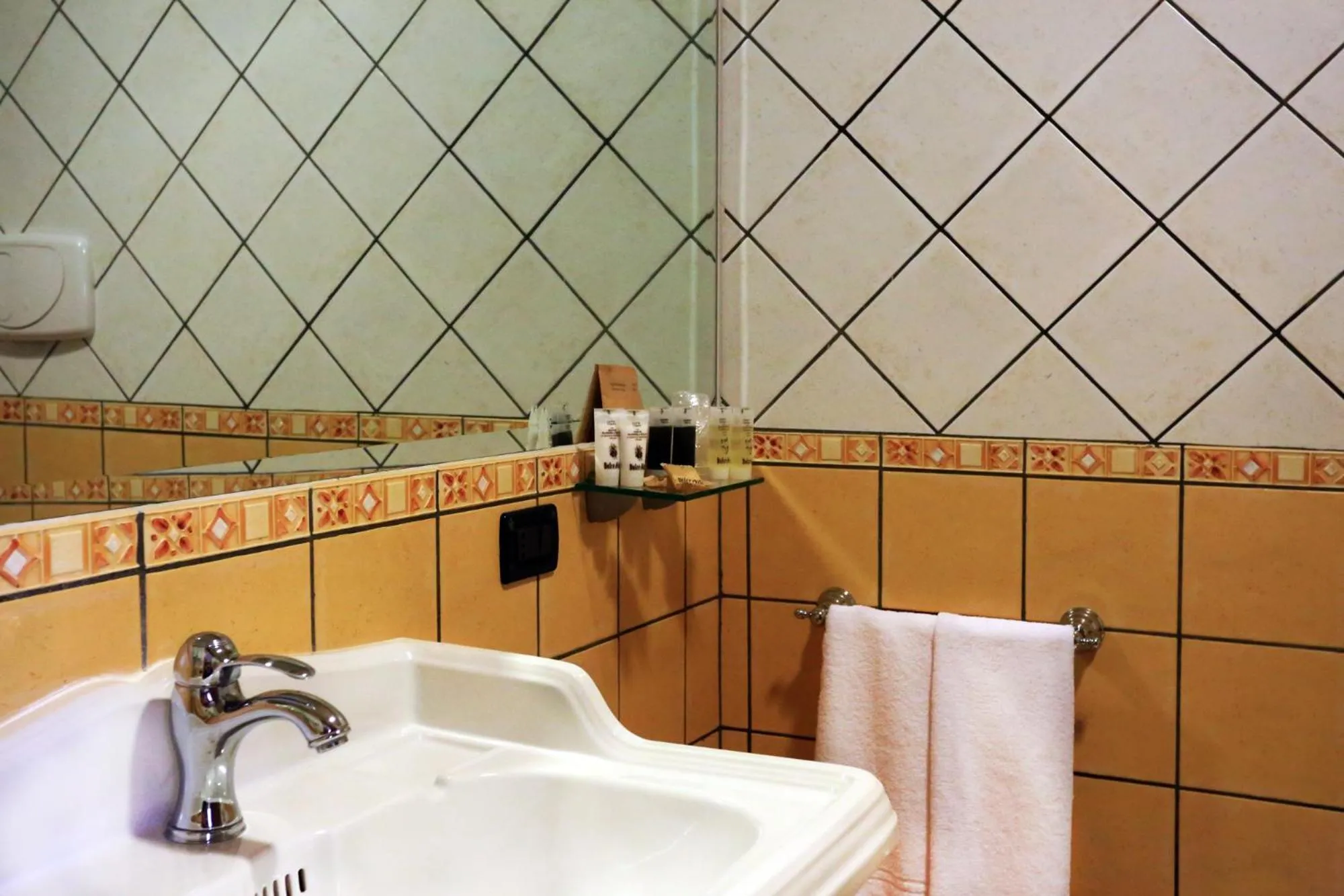 Bathroom in Hotel L'Aquila