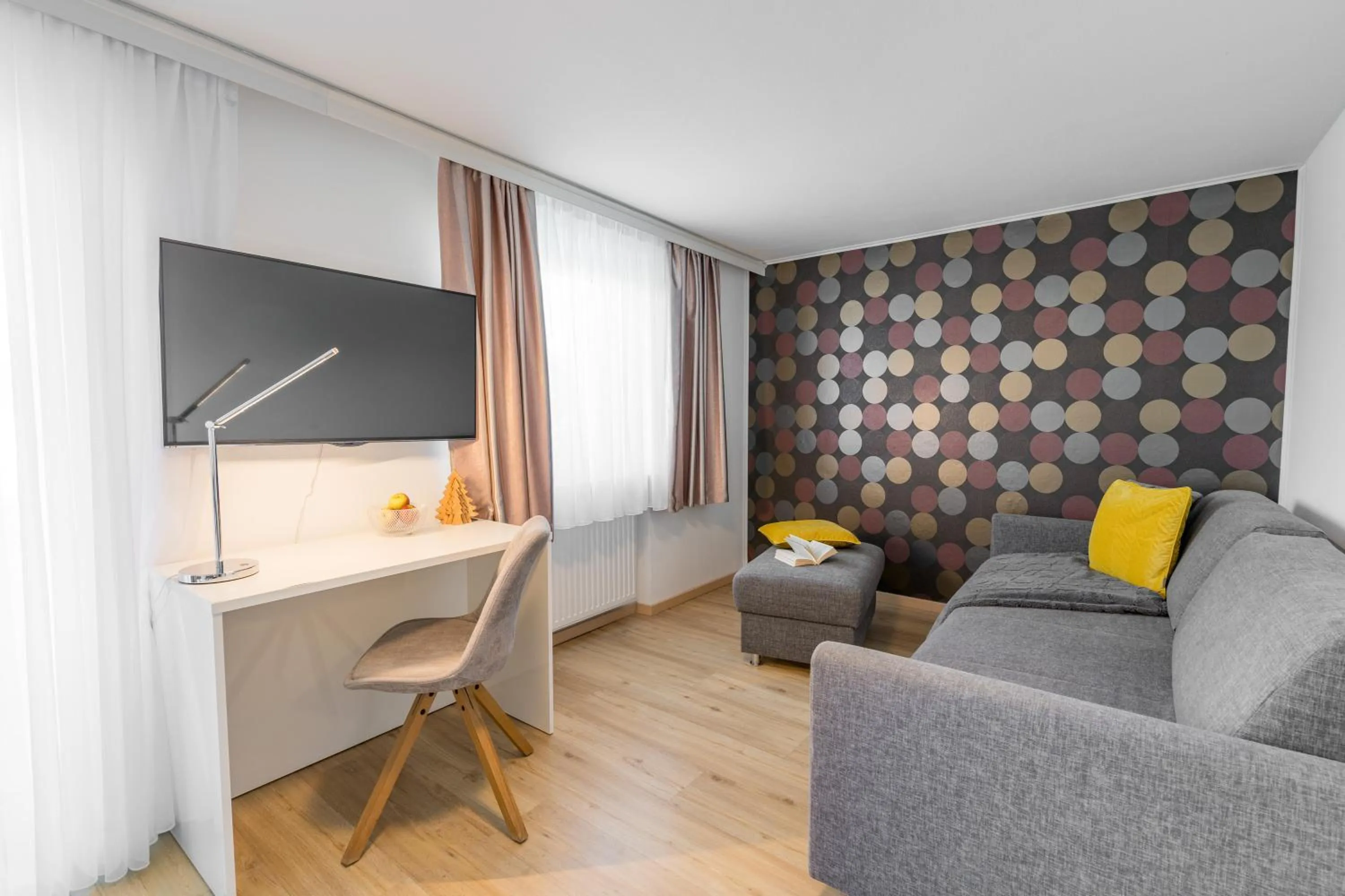 TV and multimedia in bichl 761