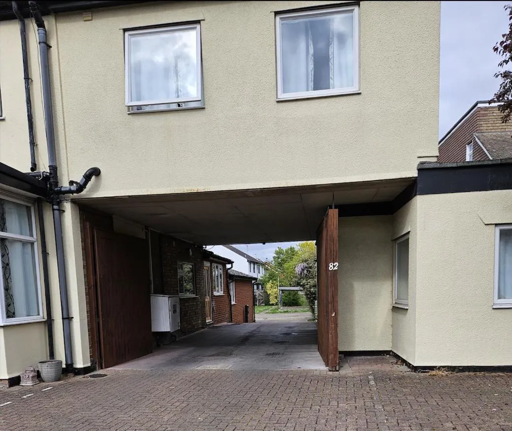 Property building in North Cambridge Guesthouse by Payman Club