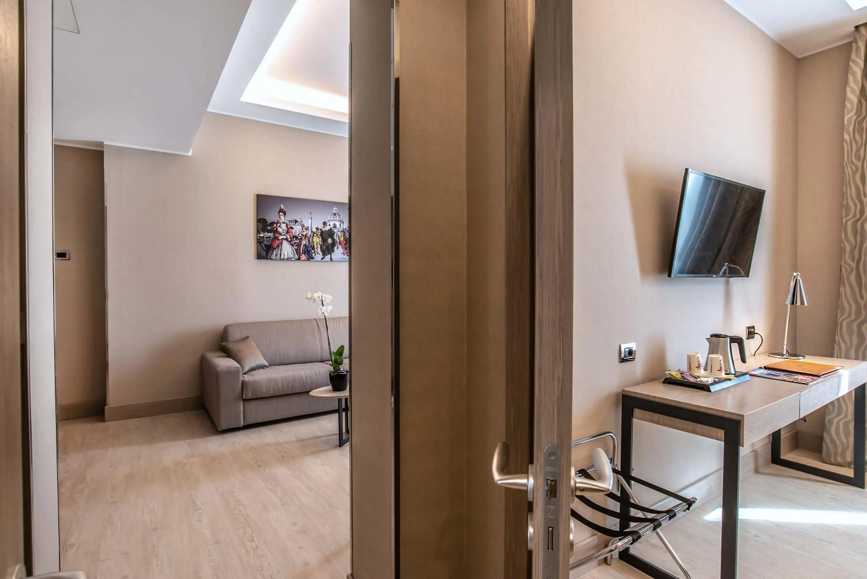 Photo of the whole room in Hotel Genova