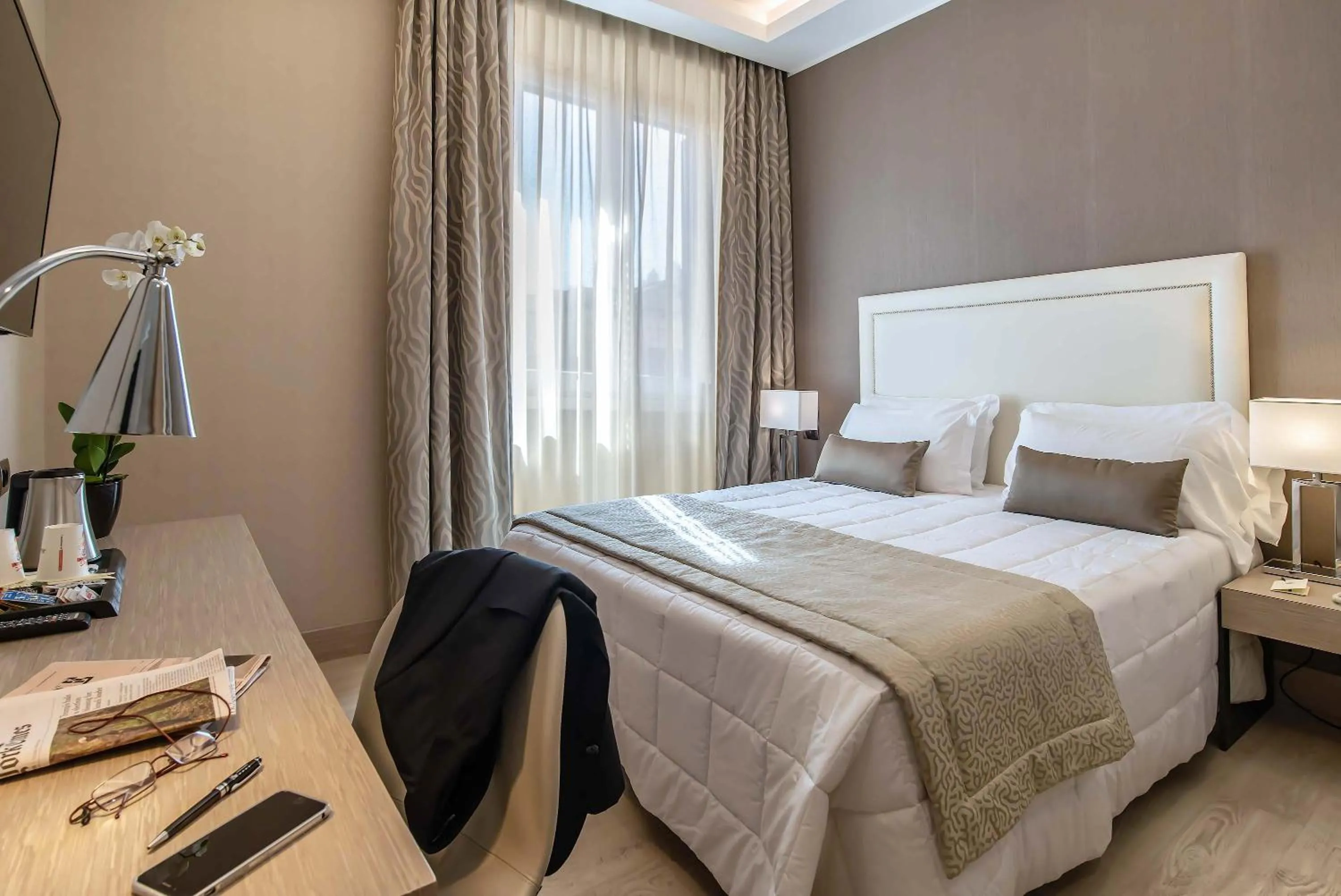 Photo of the whole room, Bed in Hotel Genova