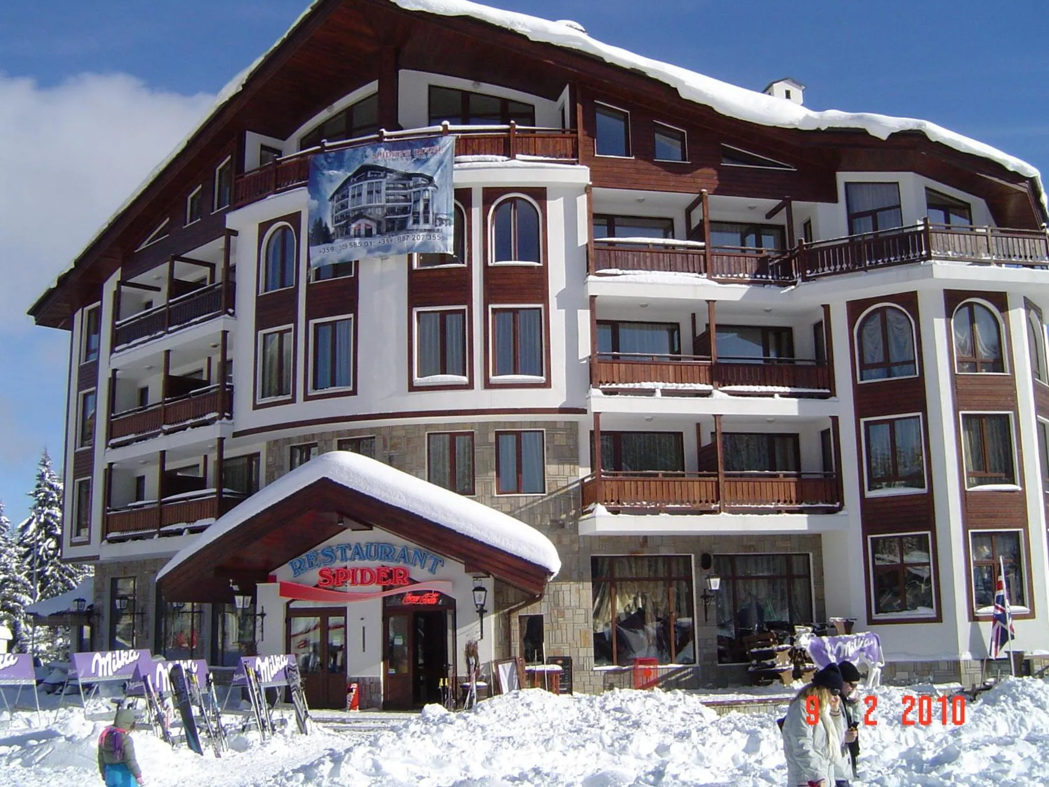 Facade/entrance in Spider House Aparthotel