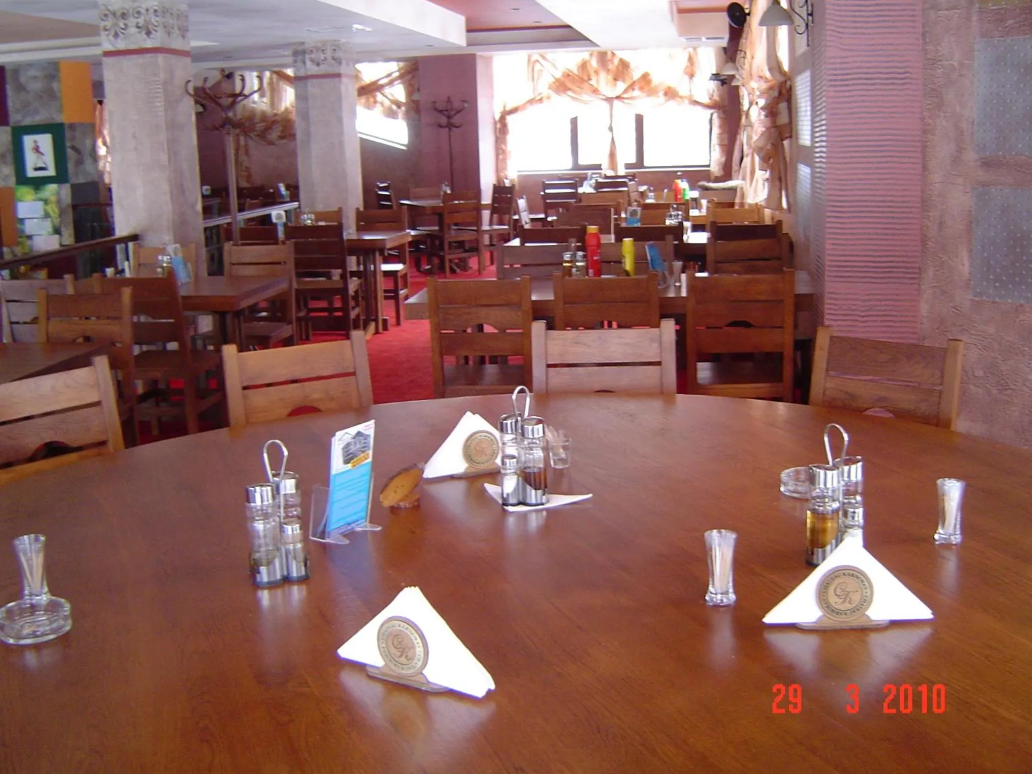 Restaurant/places to eat in Spider House Aparthotel