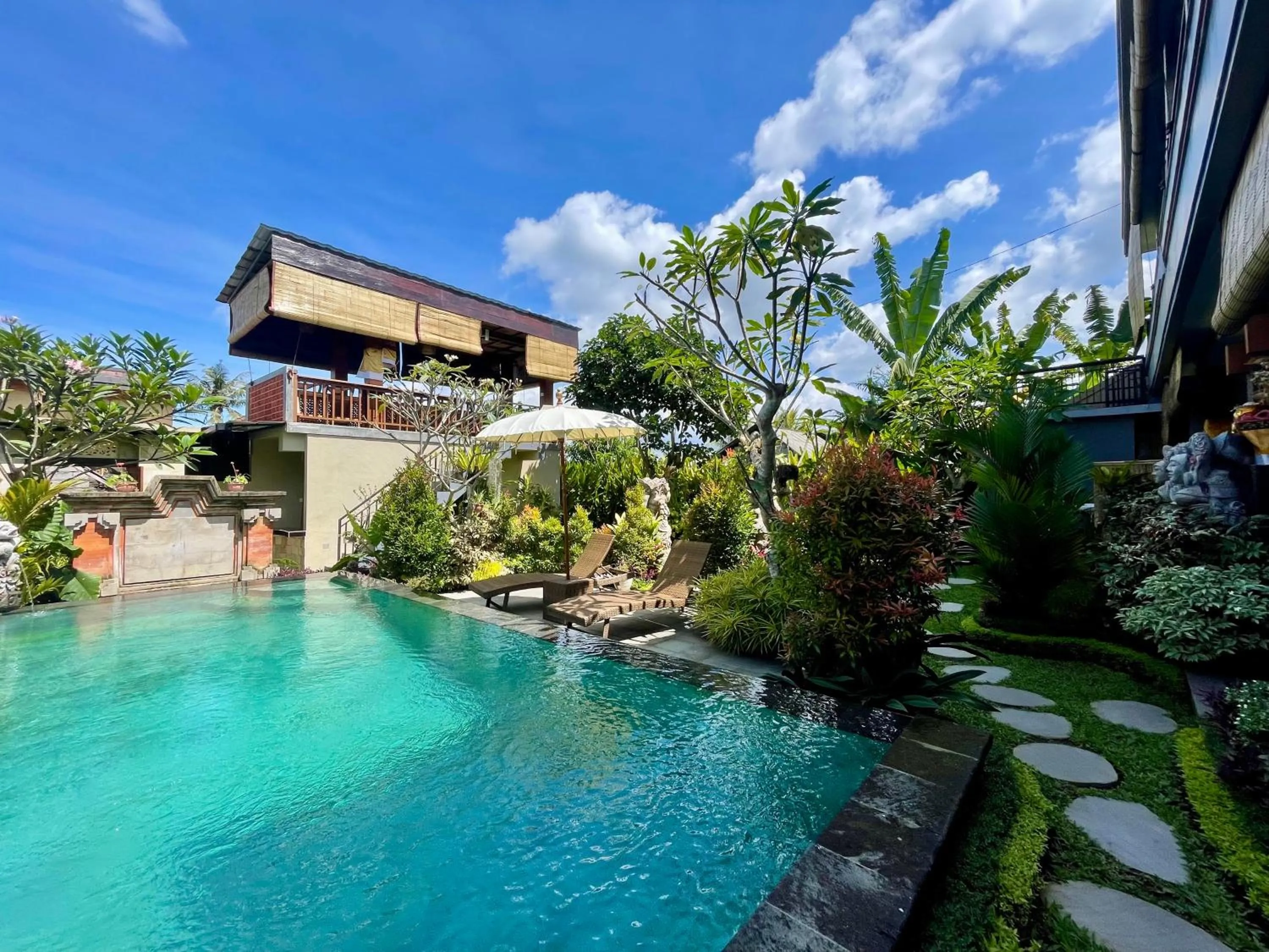 Property building in Sari Murni