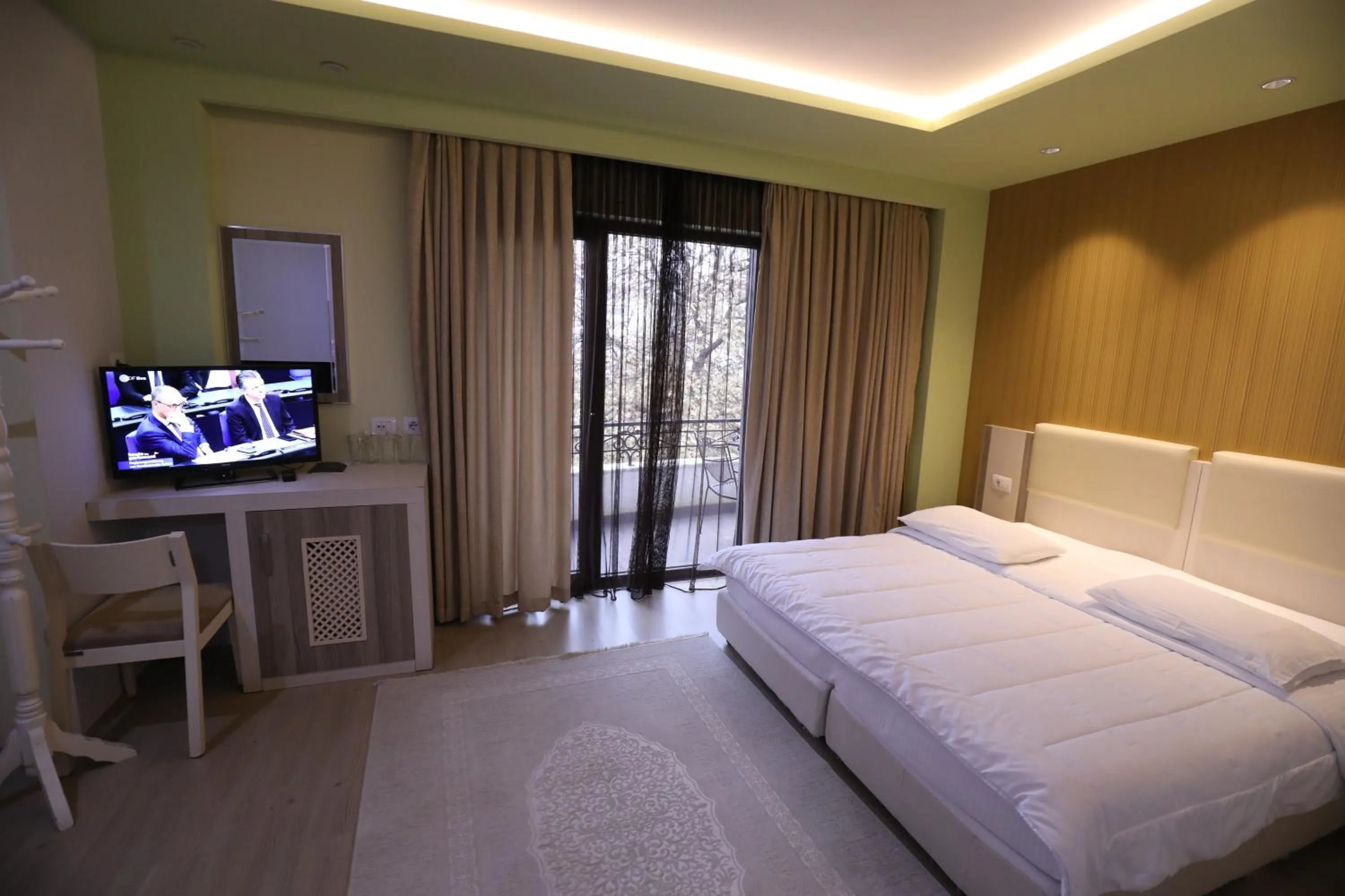 TV and multimedia, Bed in Hotel 1 Maji