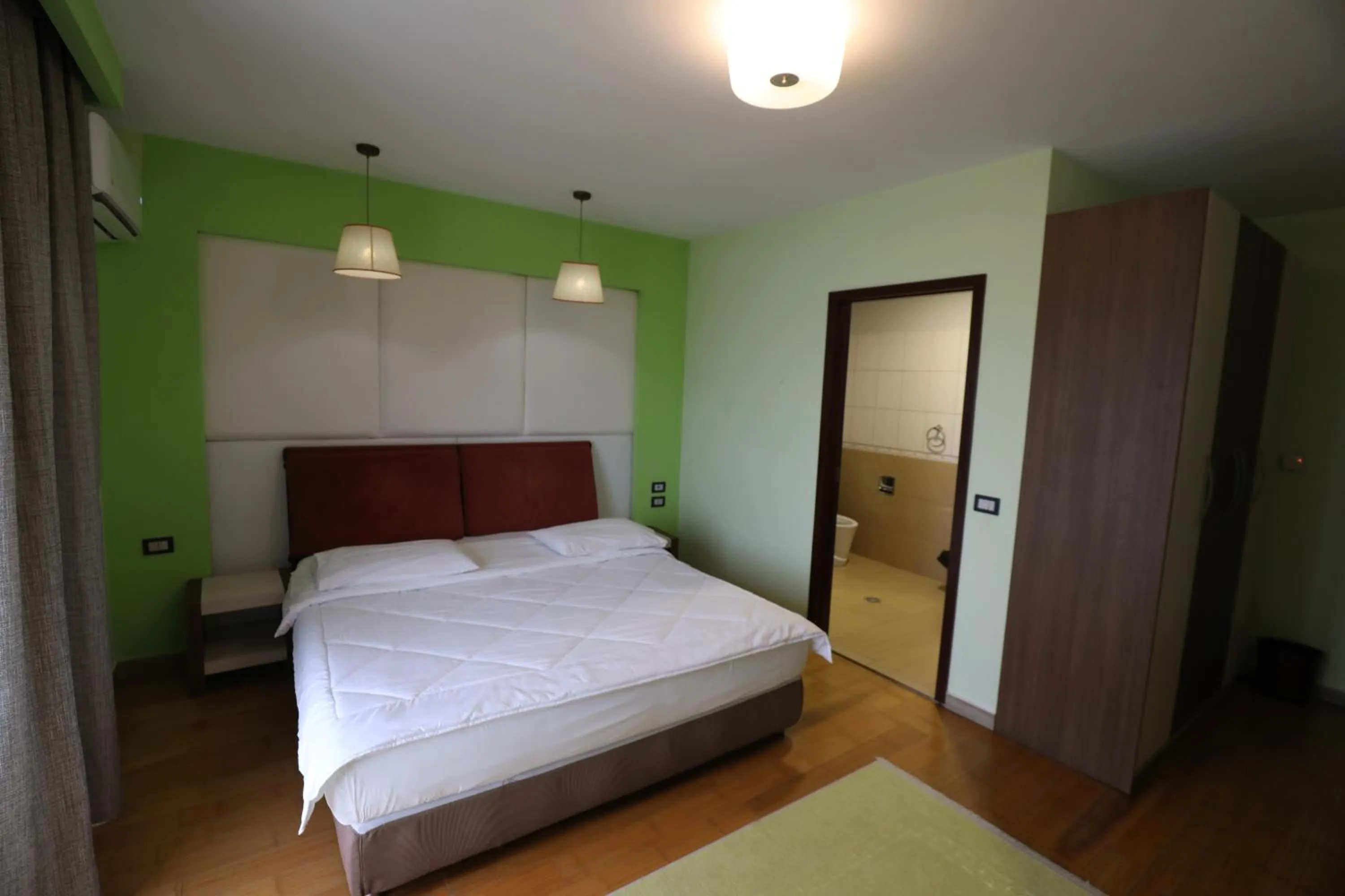 Bedroom, Bed in Hotel 1 Maji