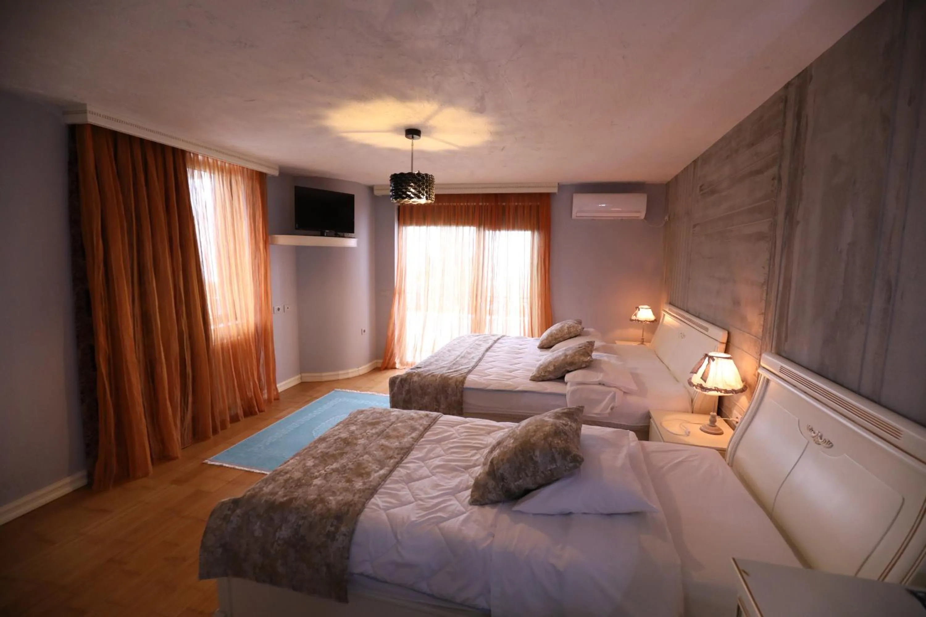 TV and multimedia, Bed in Hotel 1 Maji