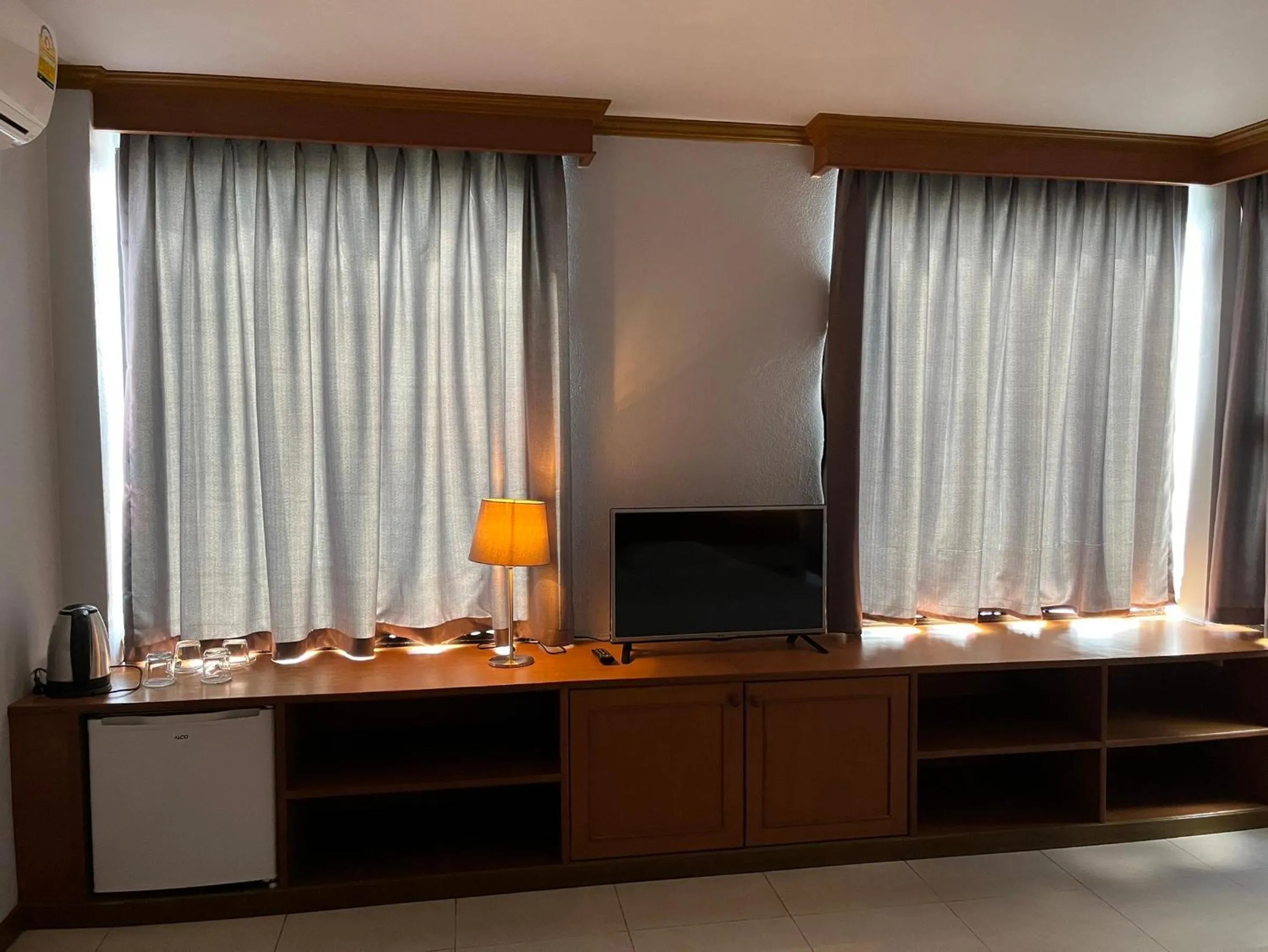 Naraigrand Hotel (โรงแรมนารายณ์แกรนด์)