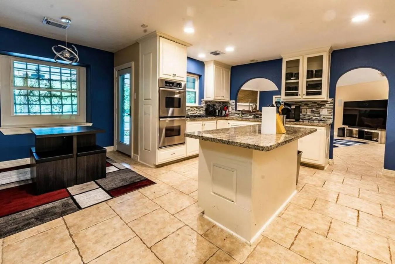 Kitchen or kitchenette in Huge 6 Bedroom with Pool, Spa, 85 Inch TV, Game Room