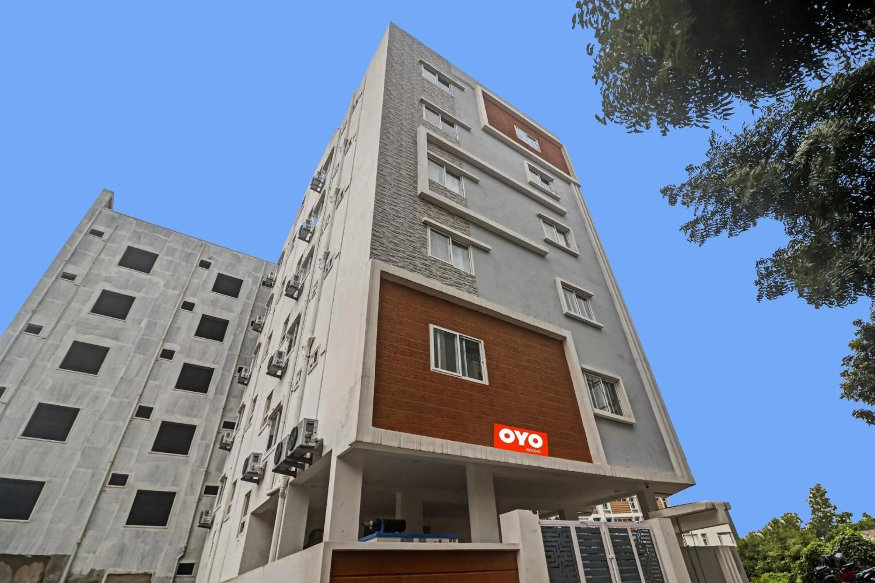 Facade/entrance in Super Hotel O Qualia Pride Financial District