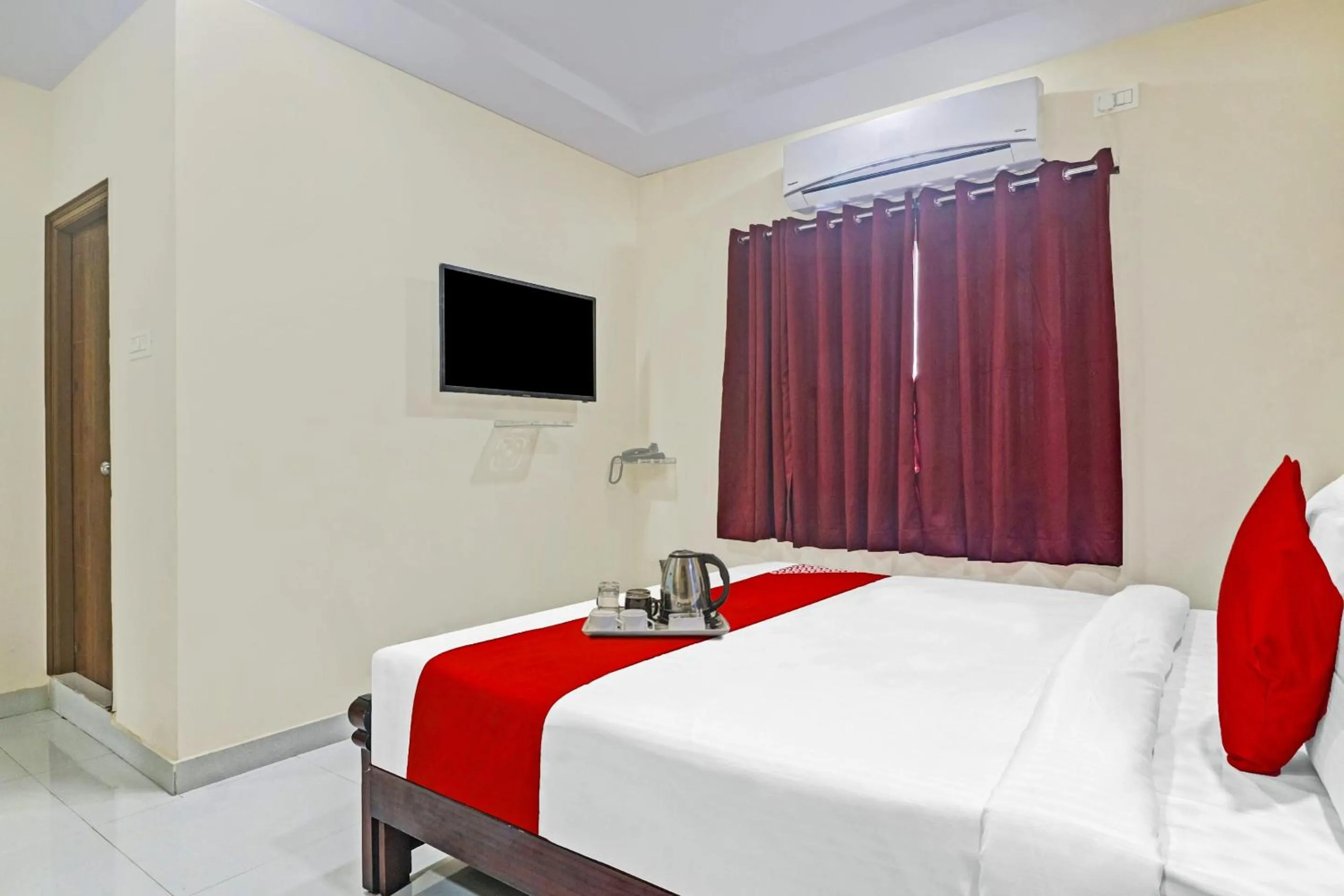 Bedroom, Bed in Super Hotel O Qualia Pride Financial District