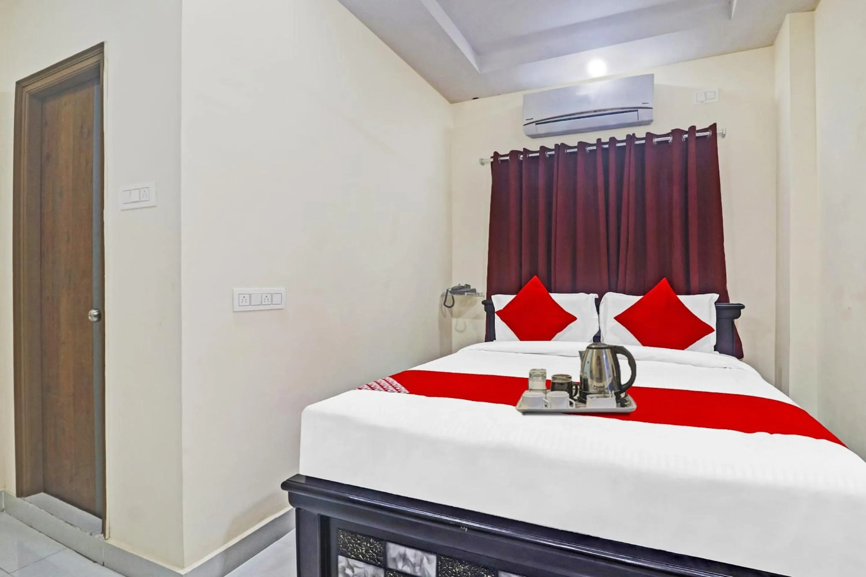 Bedroom, Bed in Super Hotel O Qualia Pride Financial District