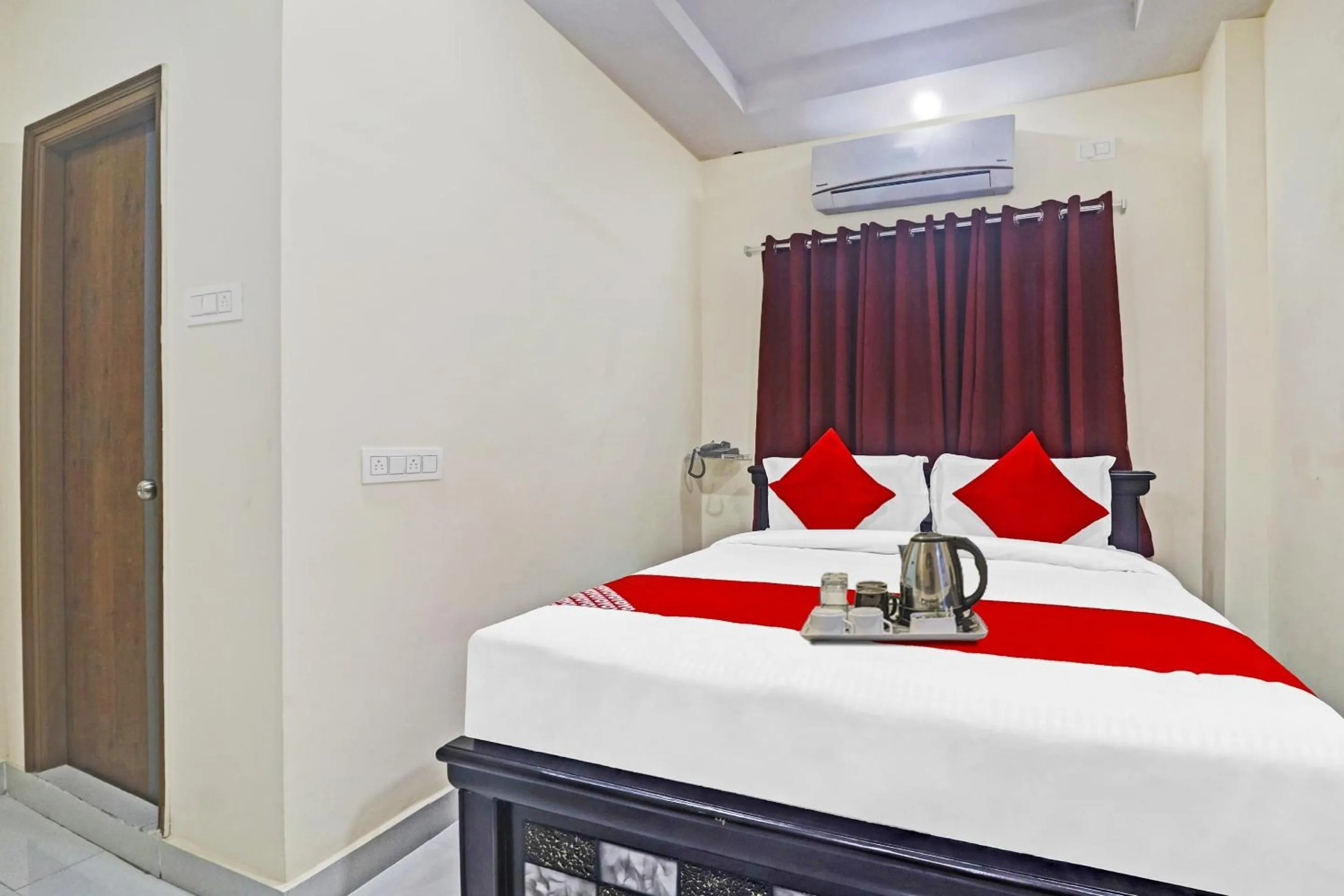 Bedroom, Bed in Super Hotel O Qualia Pride Financial District