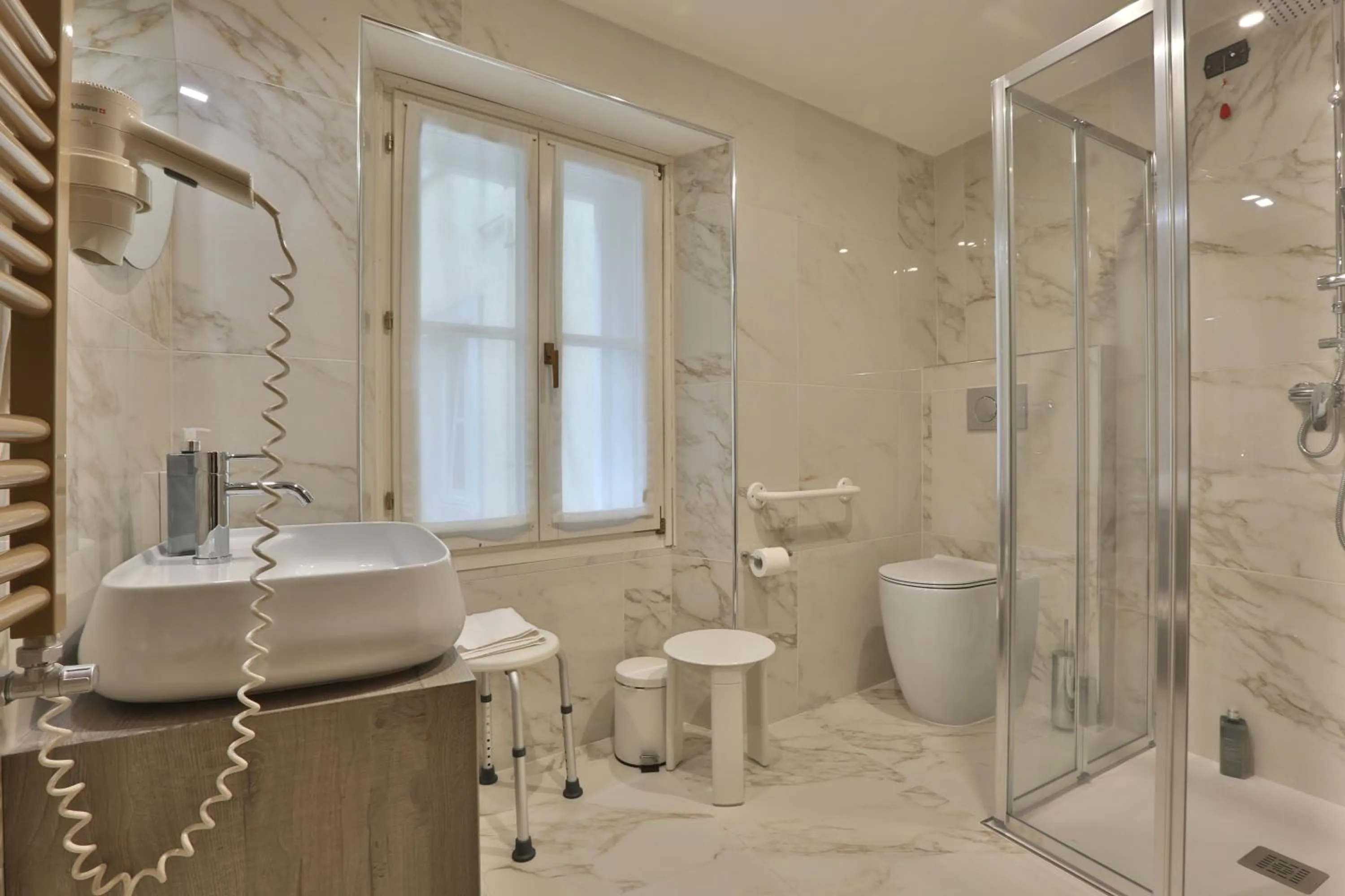 Bathroom in Hotel James Joyce