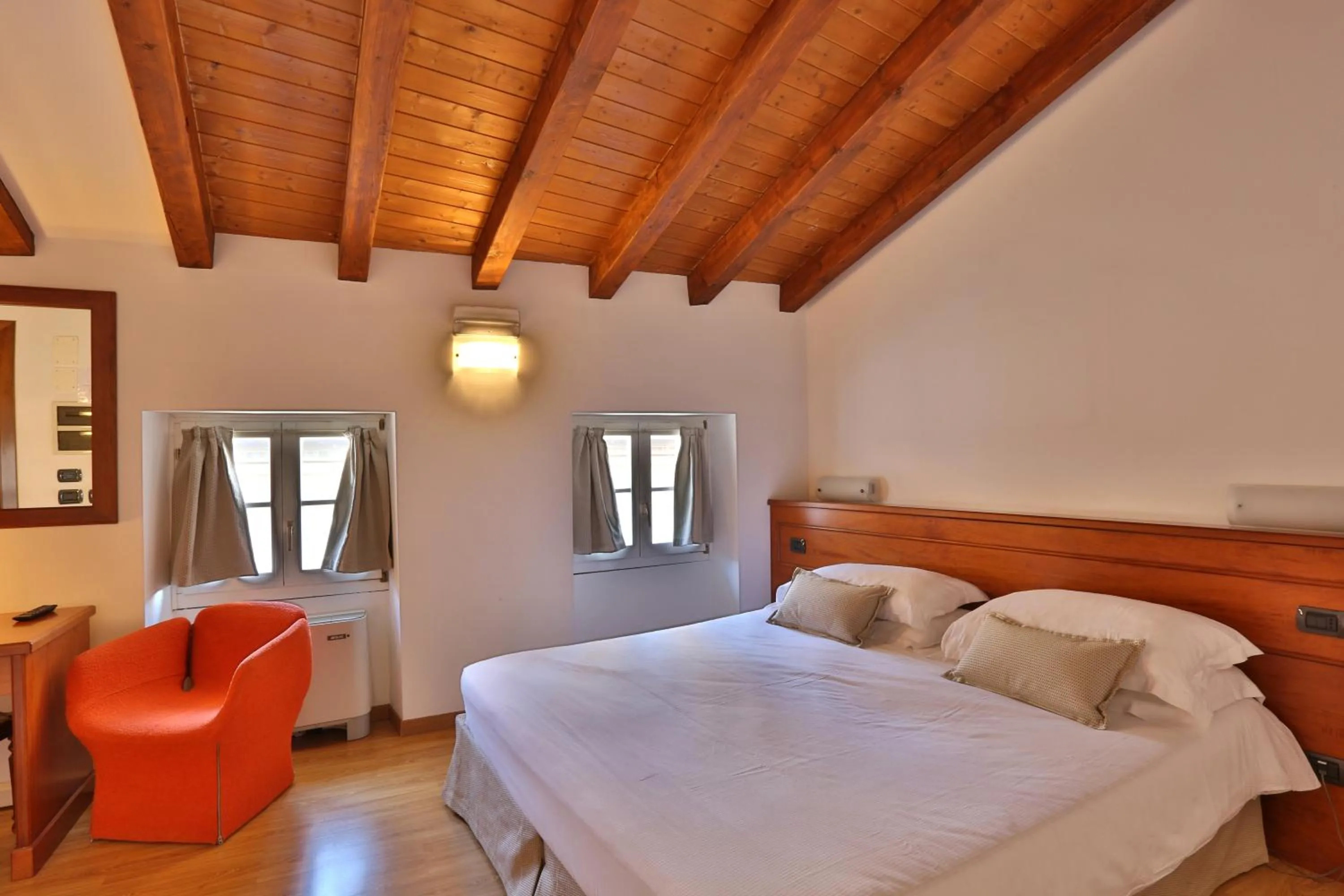 Bed in Hotel James Joyce