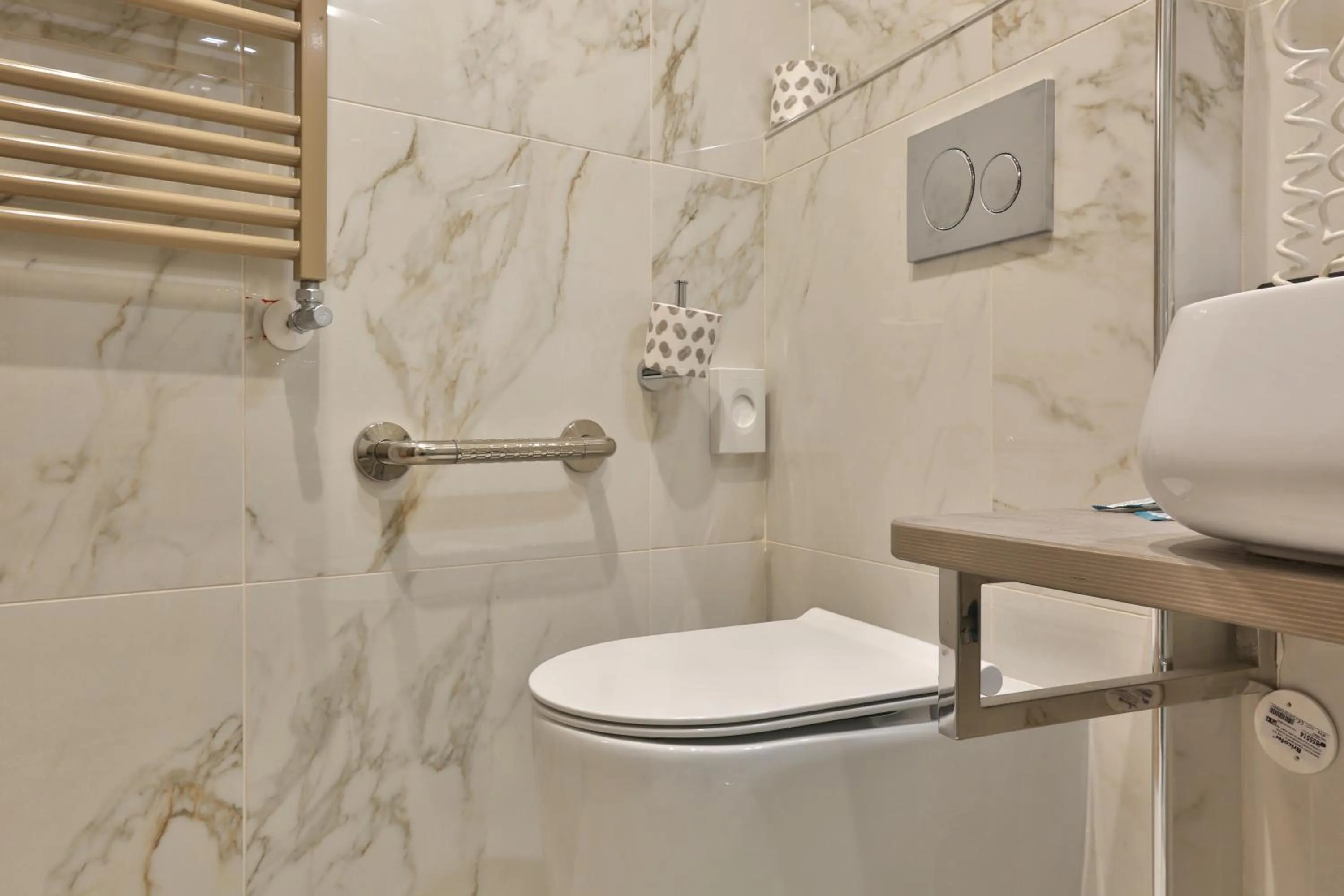 Bathroom in Hotel James Joyce