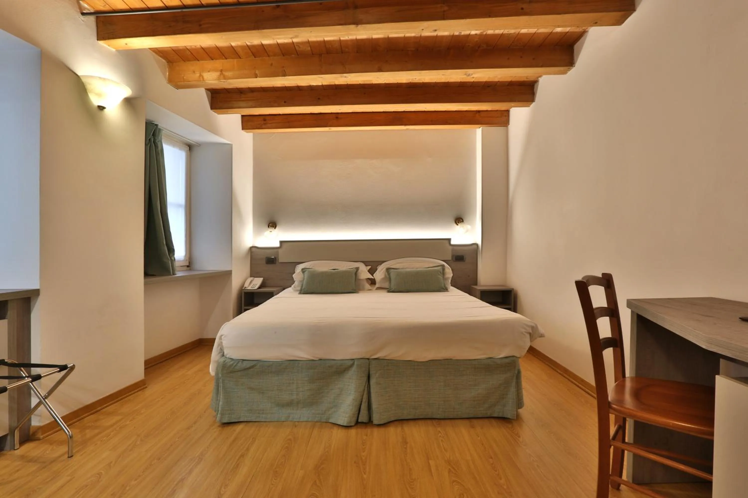 Bedroom, Bed in Hotel James Joyce