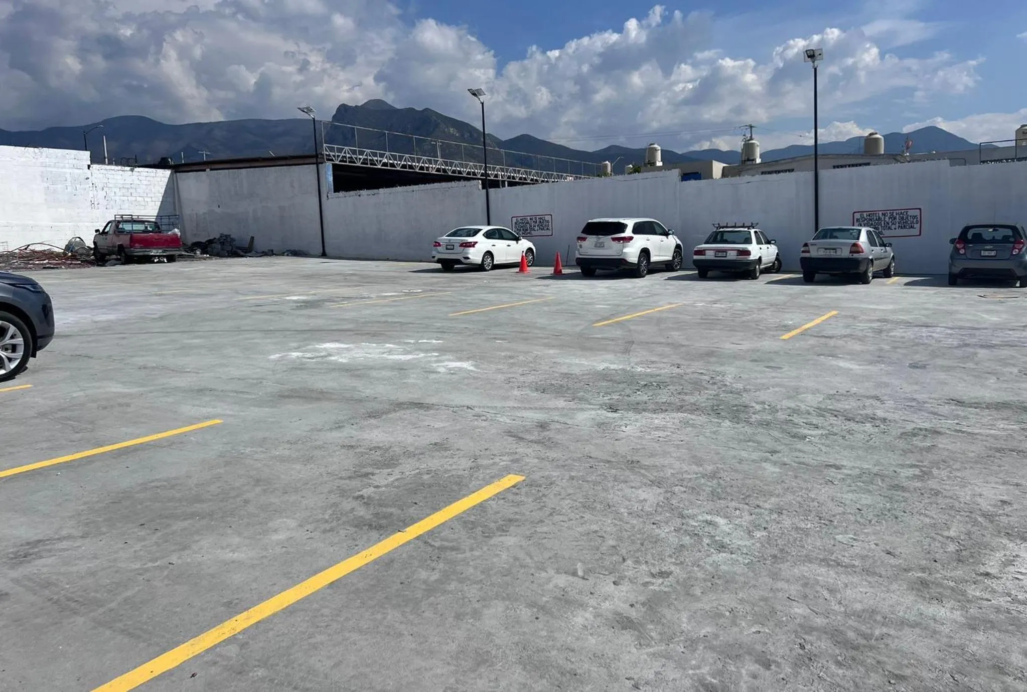 Parking in Capital Hotel Saltillo