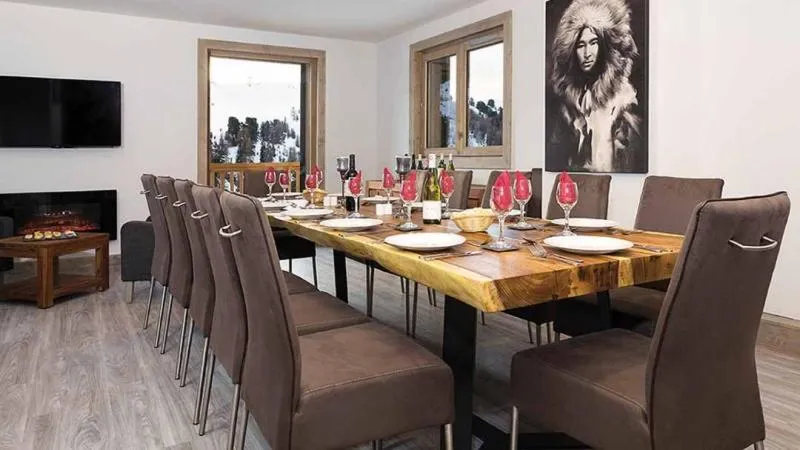 Dining area in Résidence Carlina by Les Etincelles