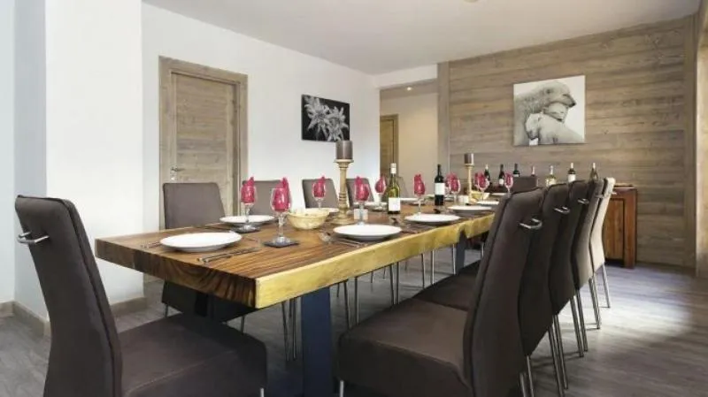 Dining area in Résidence Carlina by Les Etincelles