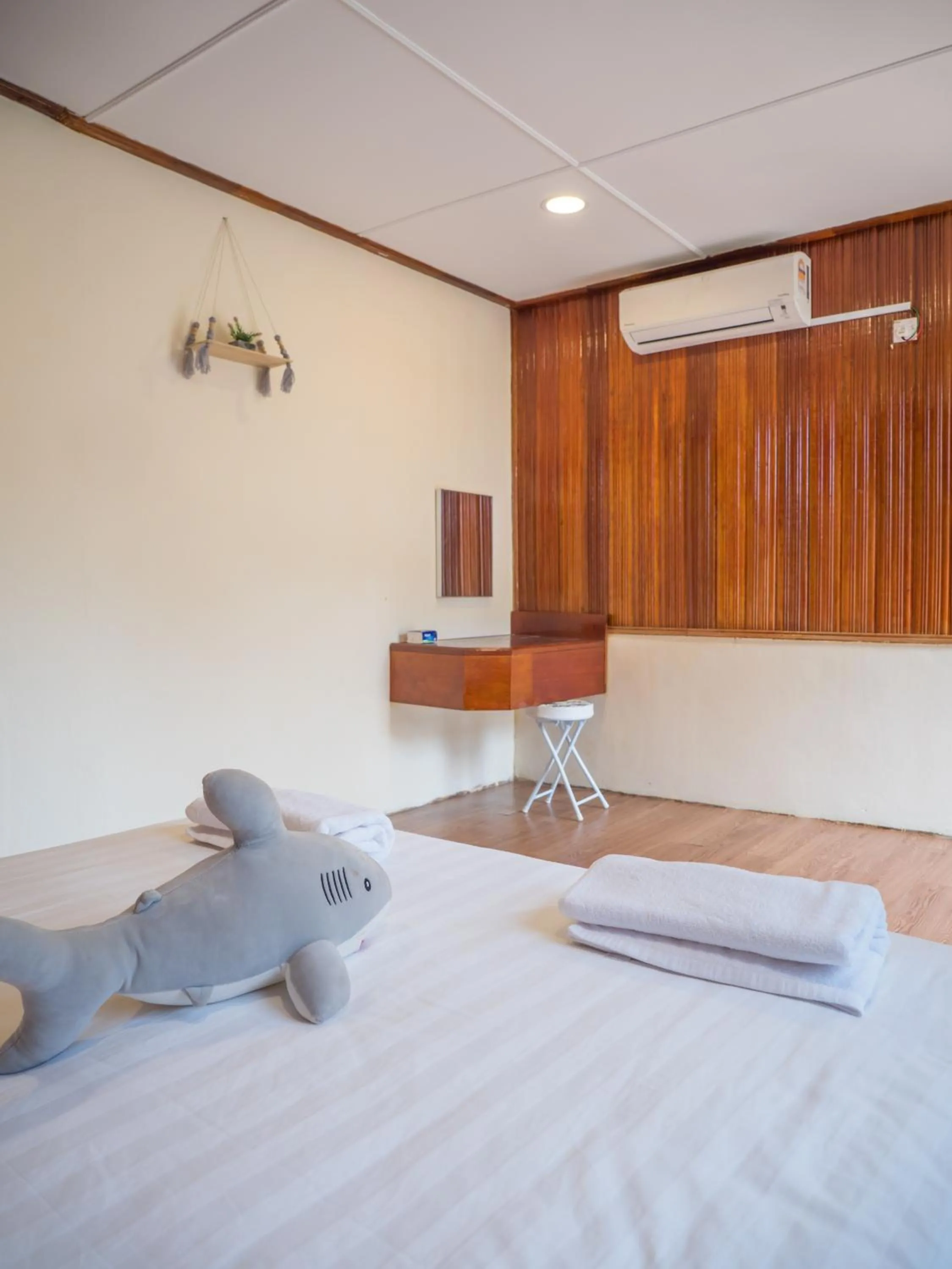 Bedroom, Bed in Timba Garden FREE TOWN AND JETTY TRANSPORT